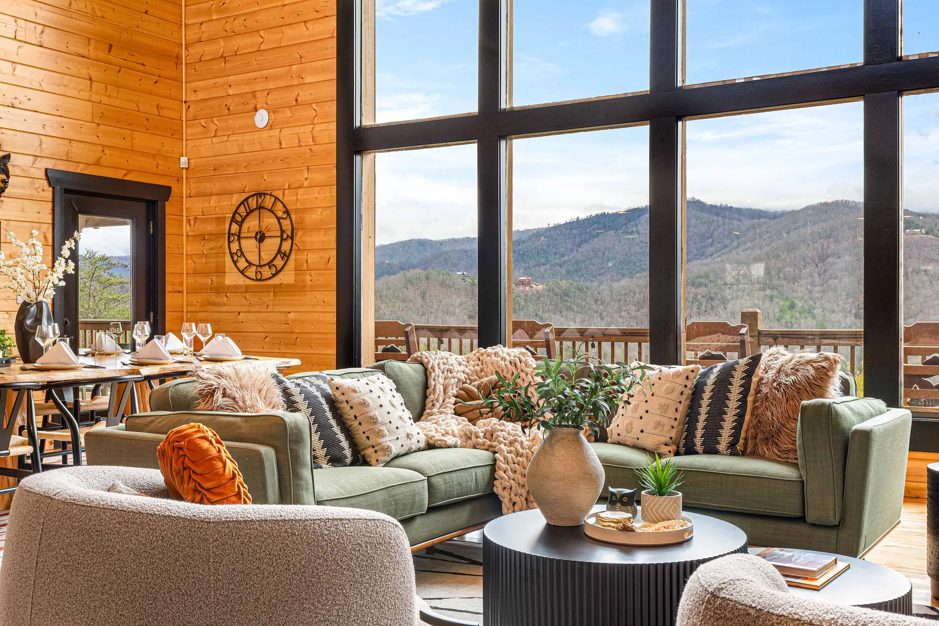 Sleeps26|GameRm|MovieThr|Elevator|Pet fdly