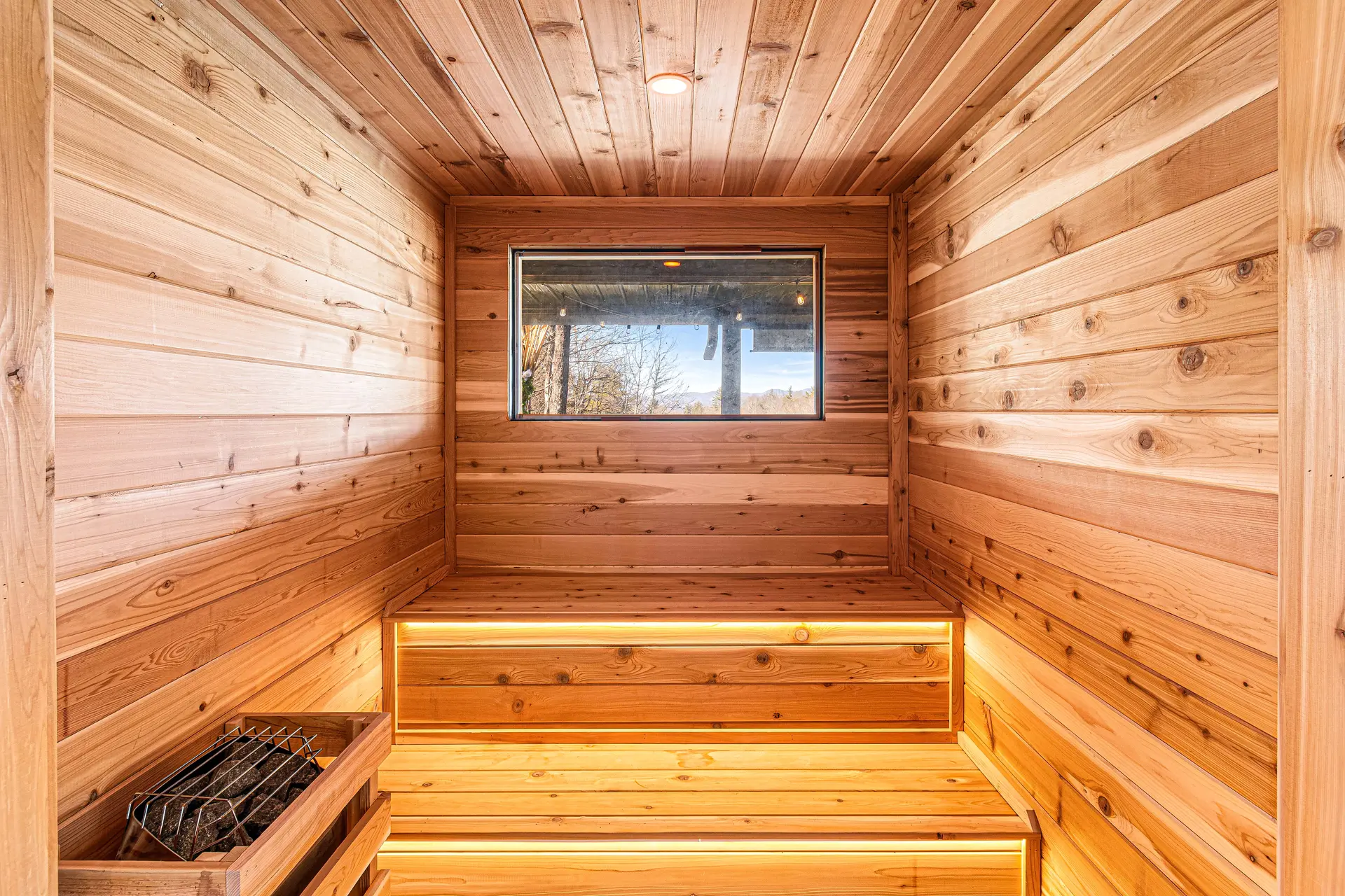 Treetop Lakehouse: Pvt Lake/Sauna/HotTub/Games