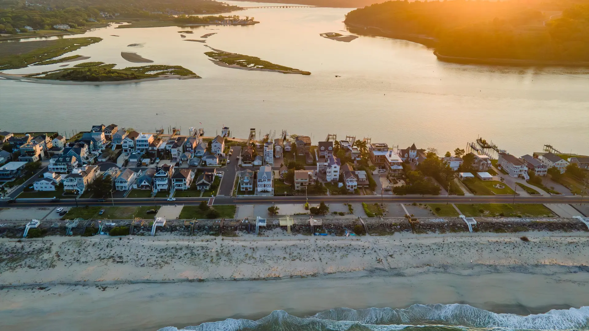 Beachfront Bungalow with Pvt Beach access