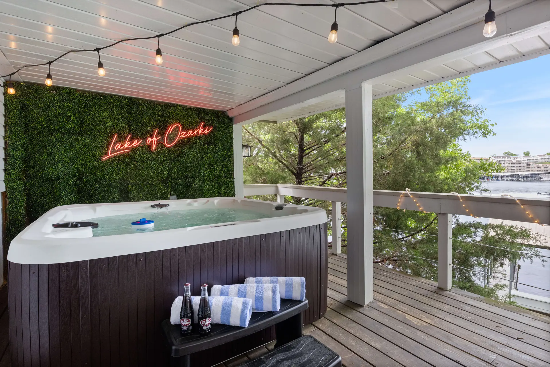 Ozarks Lakefront Winter  Deals - Hot Tub - Firepl