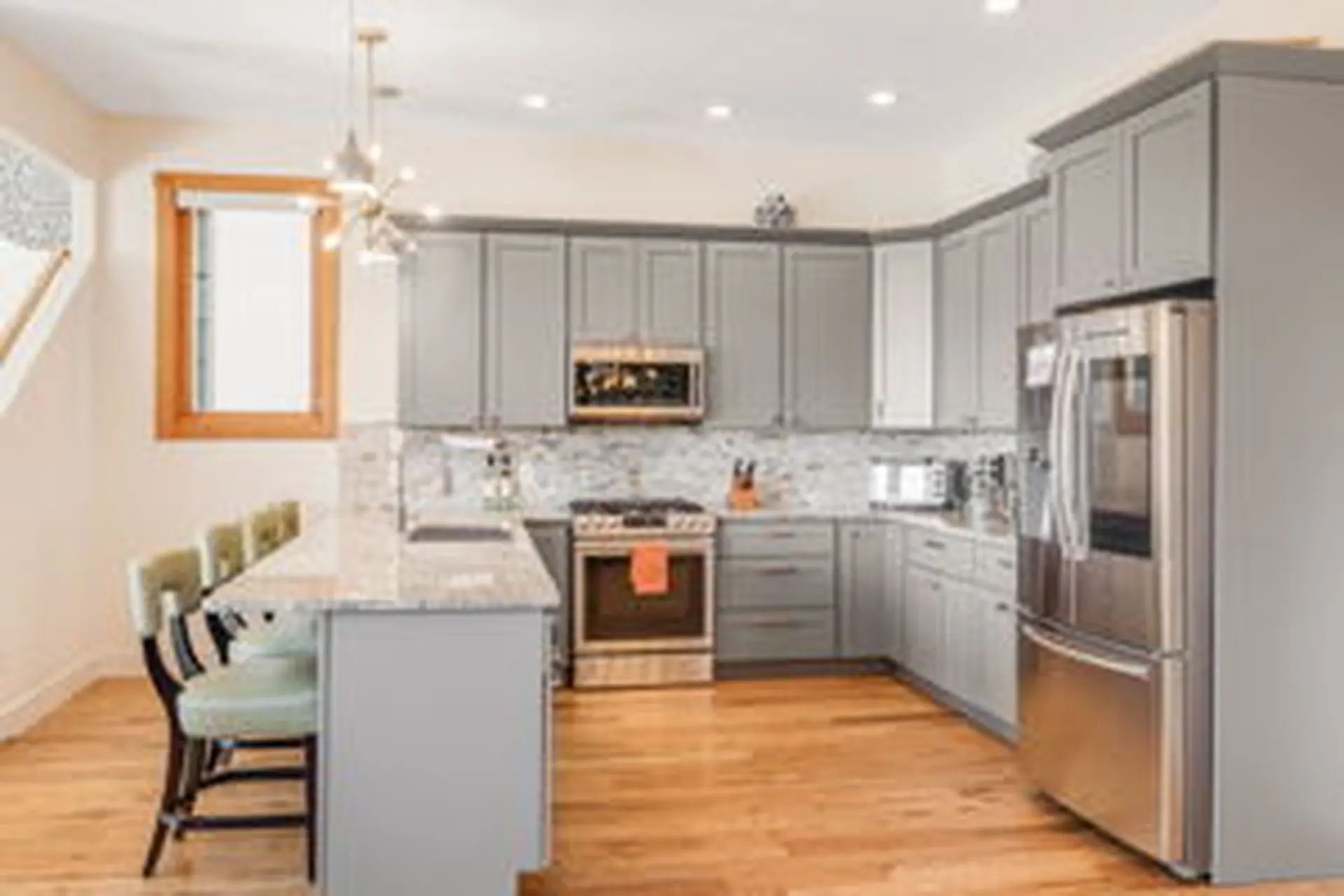 Opposite Biltmore - Hot Tub - Excellent Location