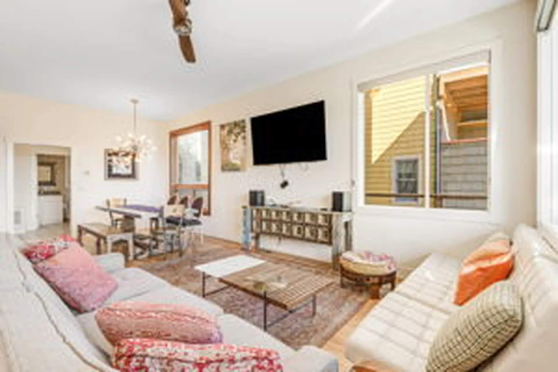 Opposite Biltmore - Hot Tub - Excellent Location
