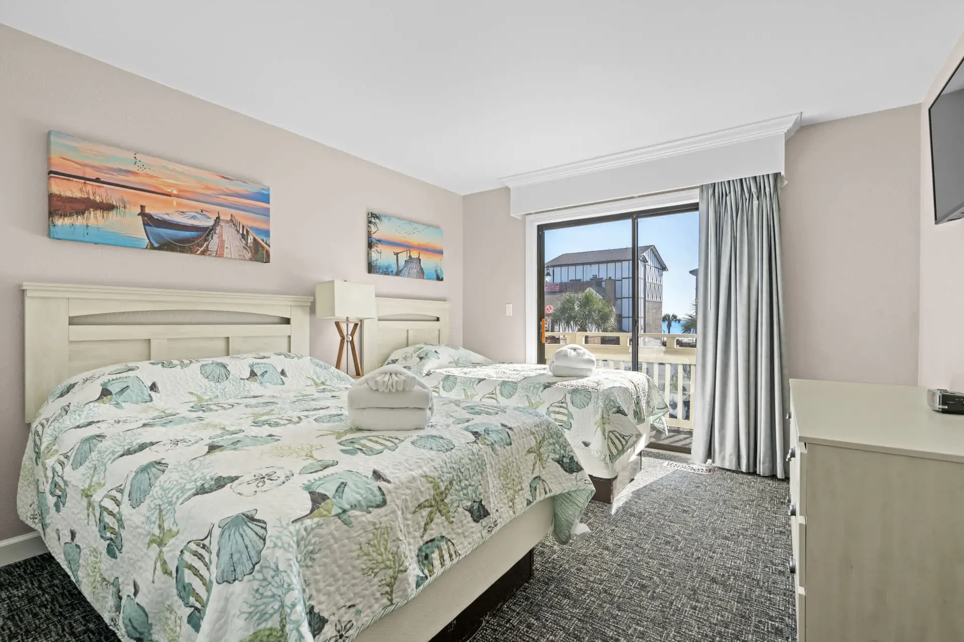 Sea View 1st Floor Pool & Hot Tub (By Beach Star)
