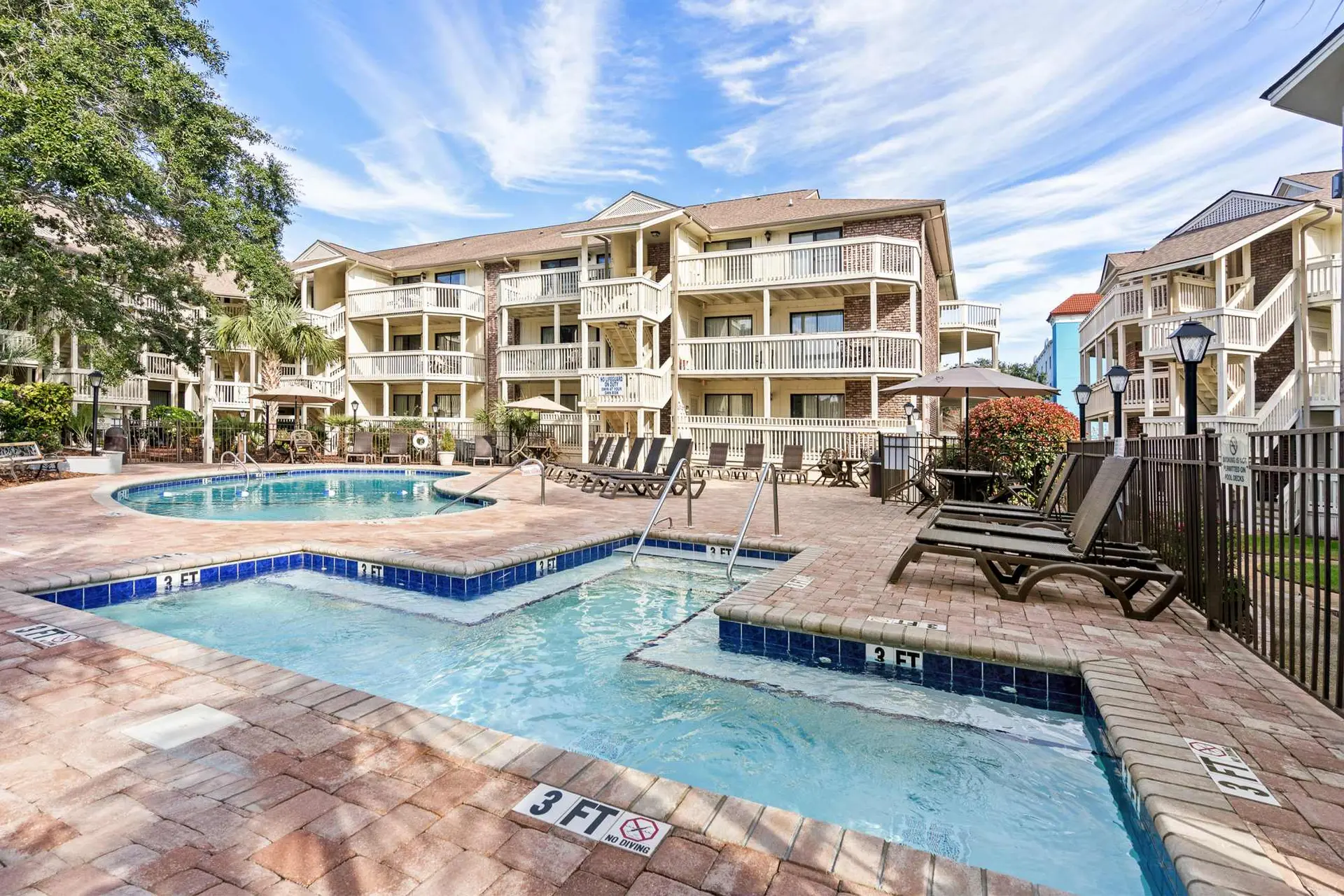 Sea View 1st Floor Pool & Hot Tub (By Beach Star)