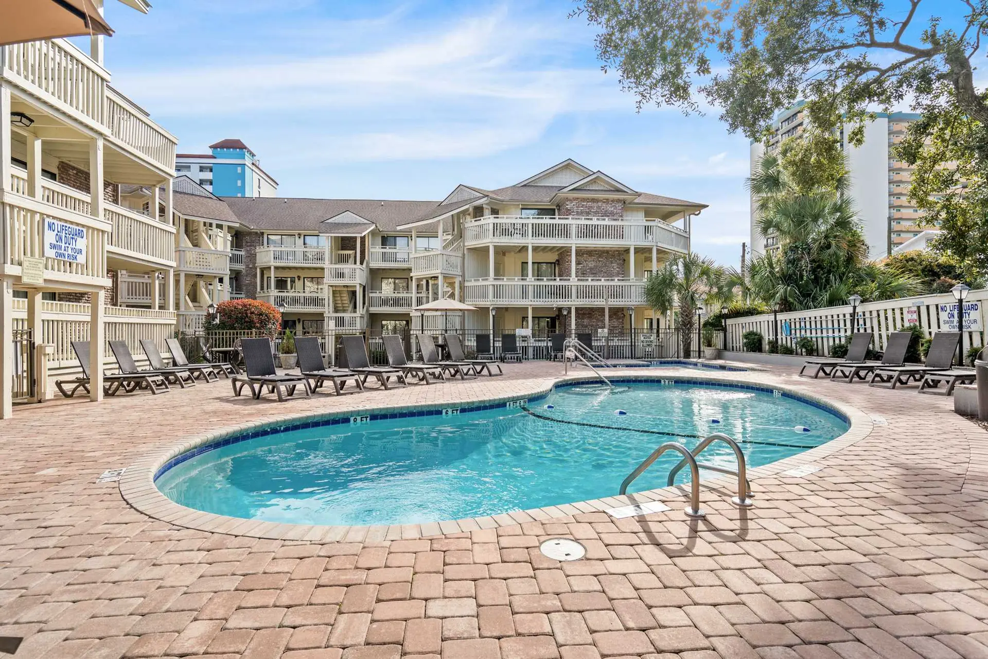 Ocean Views Giant Hot Tub and Pool (By Beach Star)