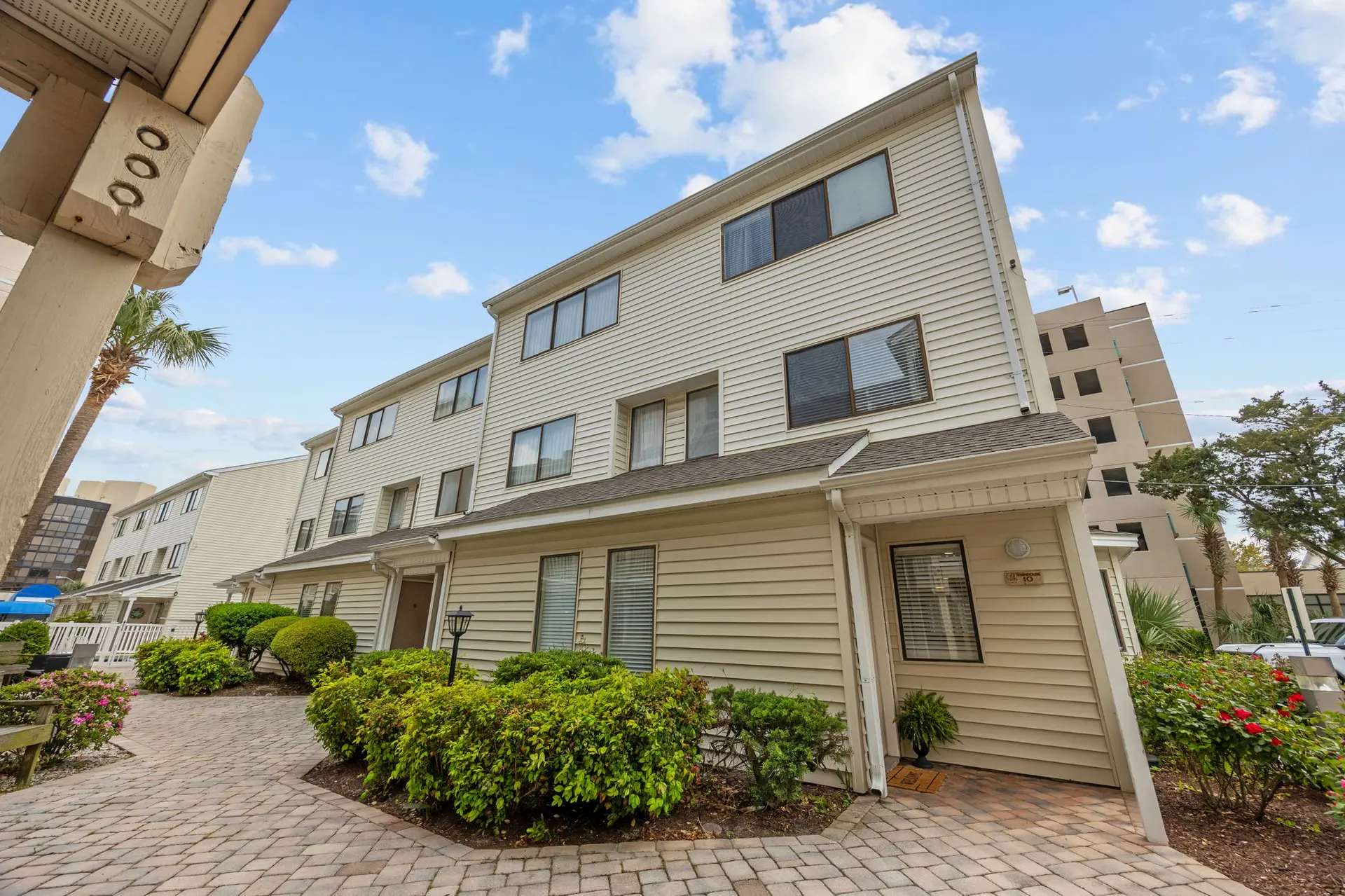 Sea Therapy|Private Deck/Patio|1/2 Block to Sea
