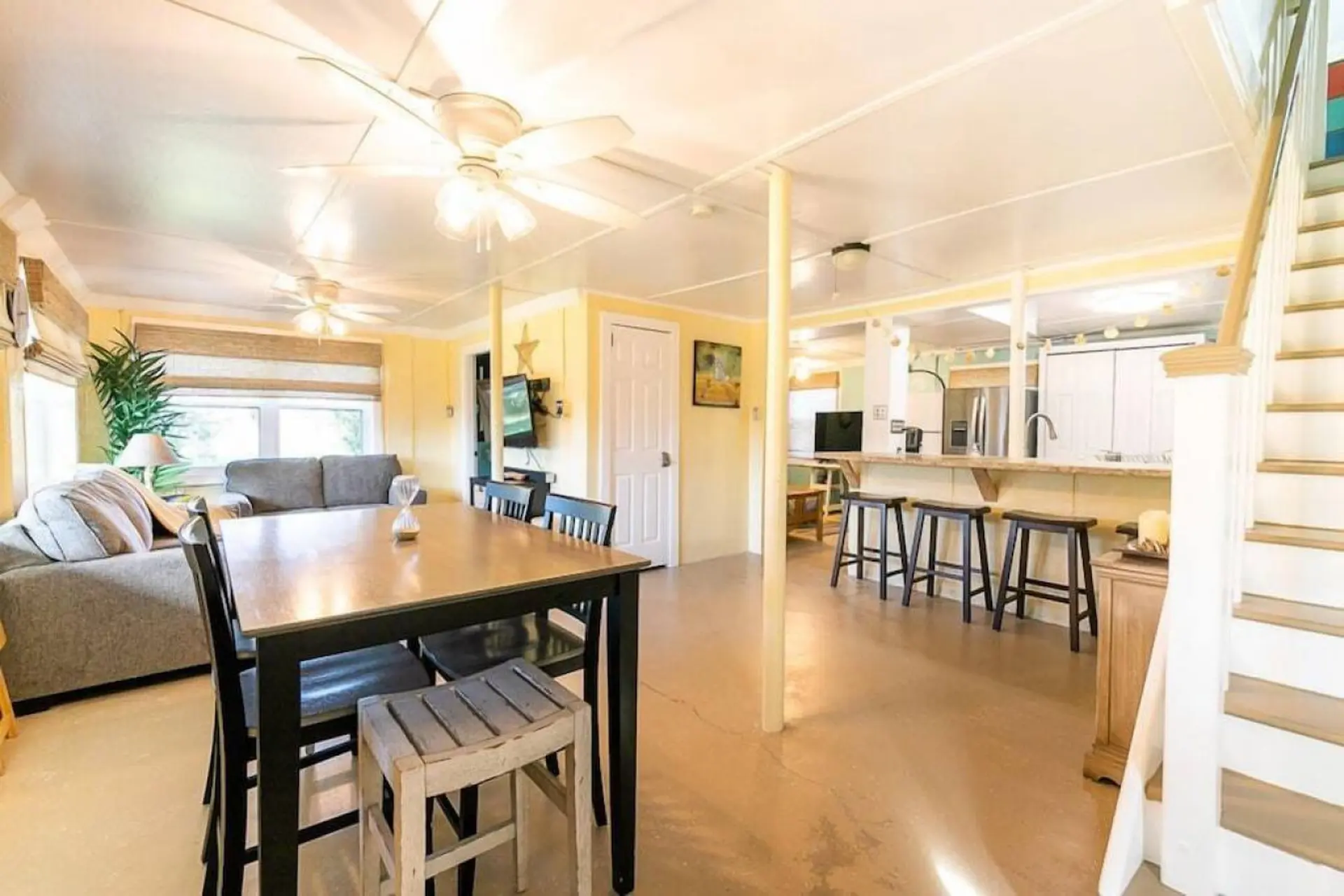Gulf view! Beach Entry! 12 Guests, 4 Parking Spots