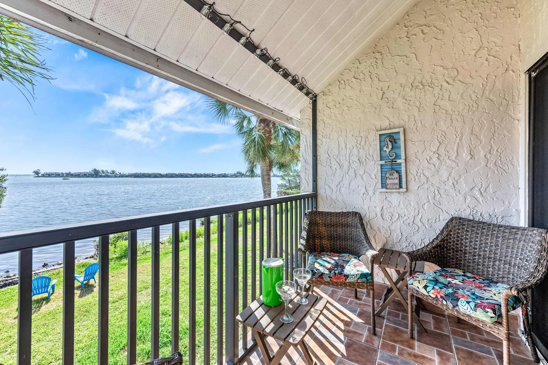 Bayfront Views • Private Beach Access • Pickleball