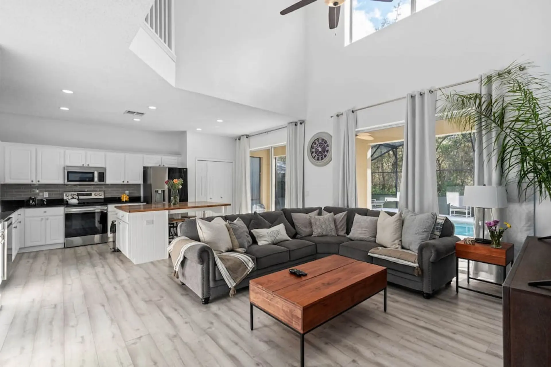 Tropical 7BR | Heated Pool | Pet Friendly | Disney