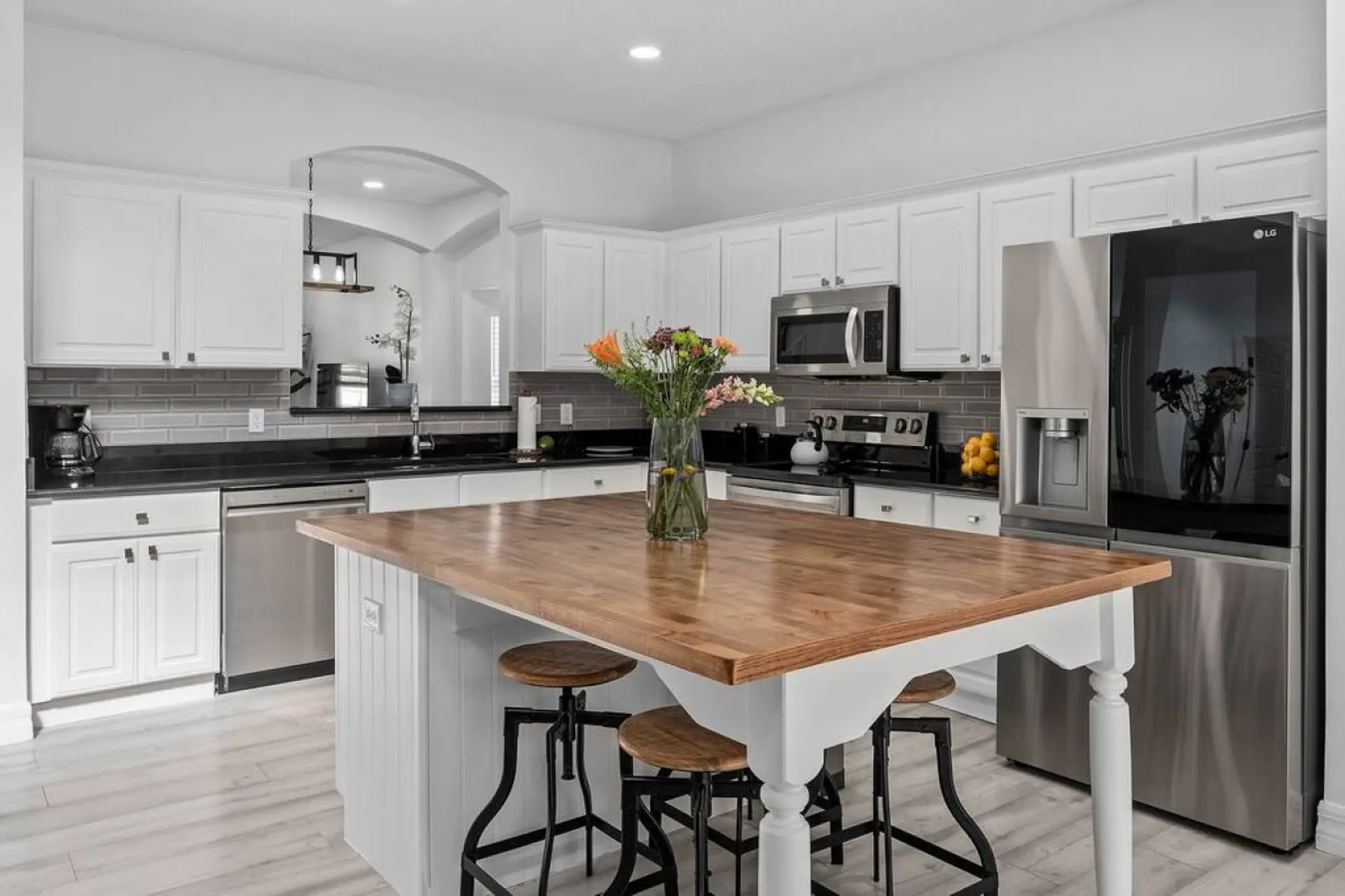 Tropical 7BR | Heated Pool | Pet Friendly | Disney