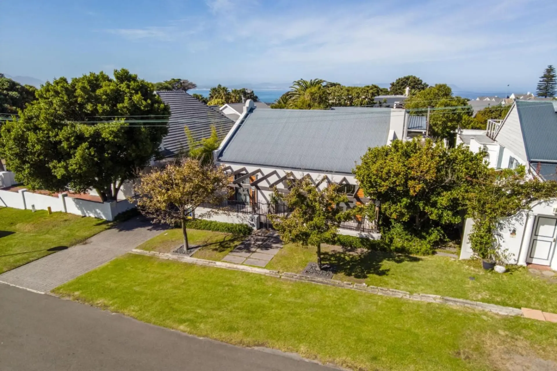 Ocean Reeds 4 | Luxury for 4 guests | Near town centre