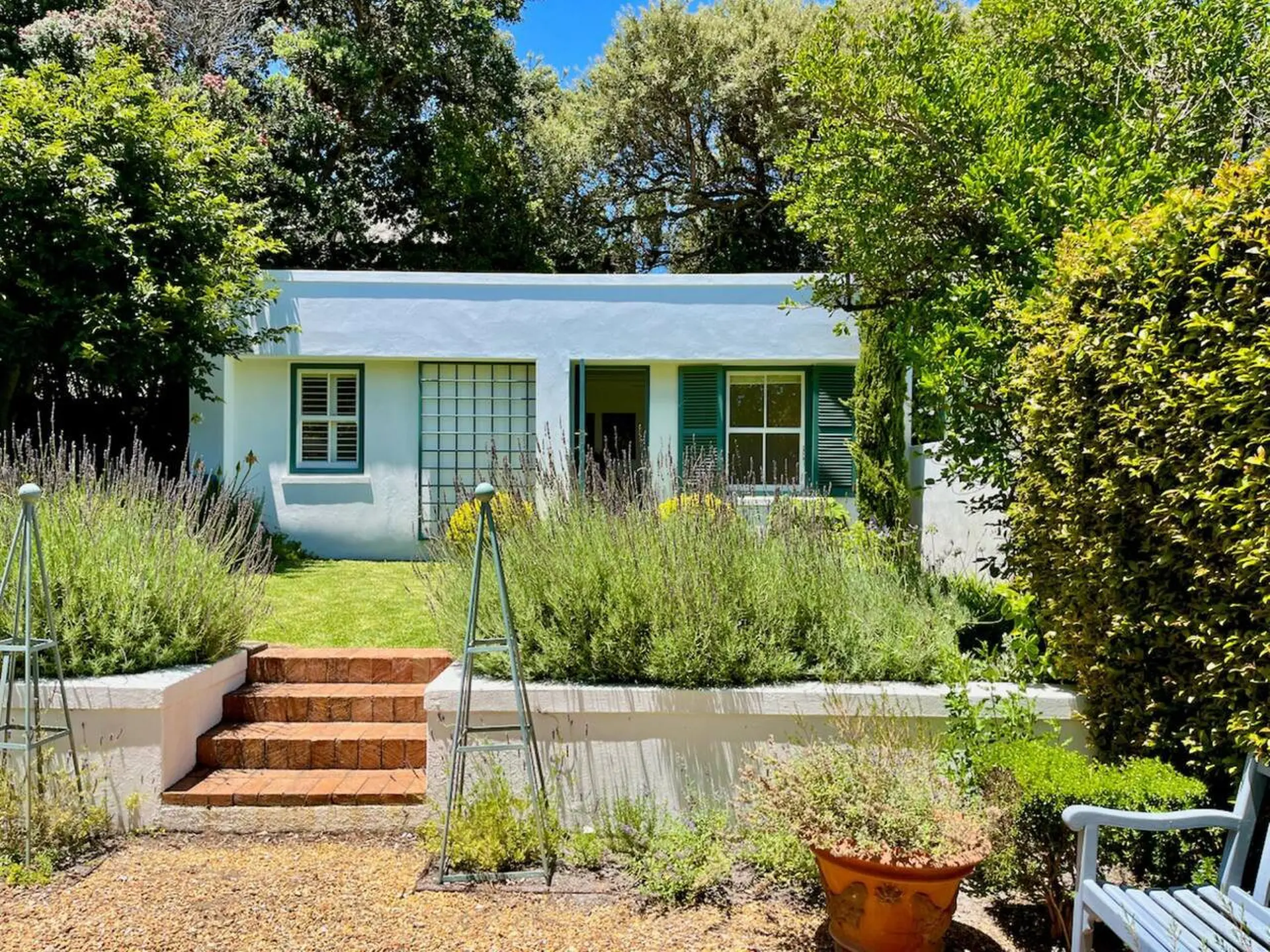 Osborne Cottage | Private garden | Pet friendly