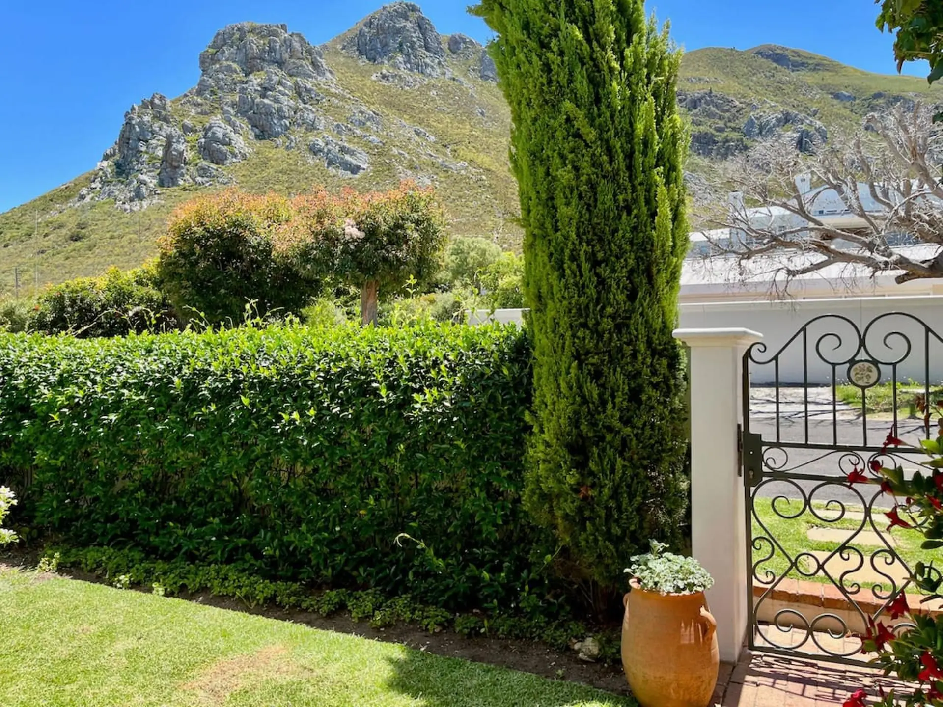 Osborne Cottage | Private garden | Pet friendly