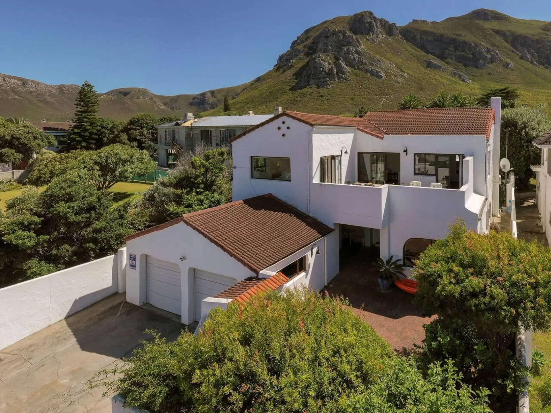 142 on 10th | Family Holiday home | Pool | Pets