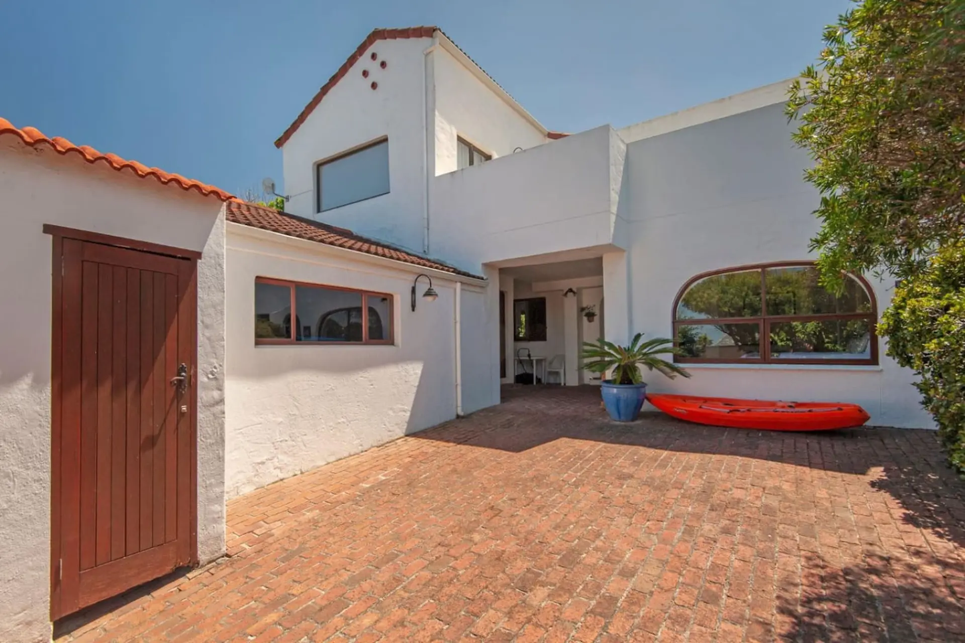 142 on 10th | Family Holiday home | Pool | Pets