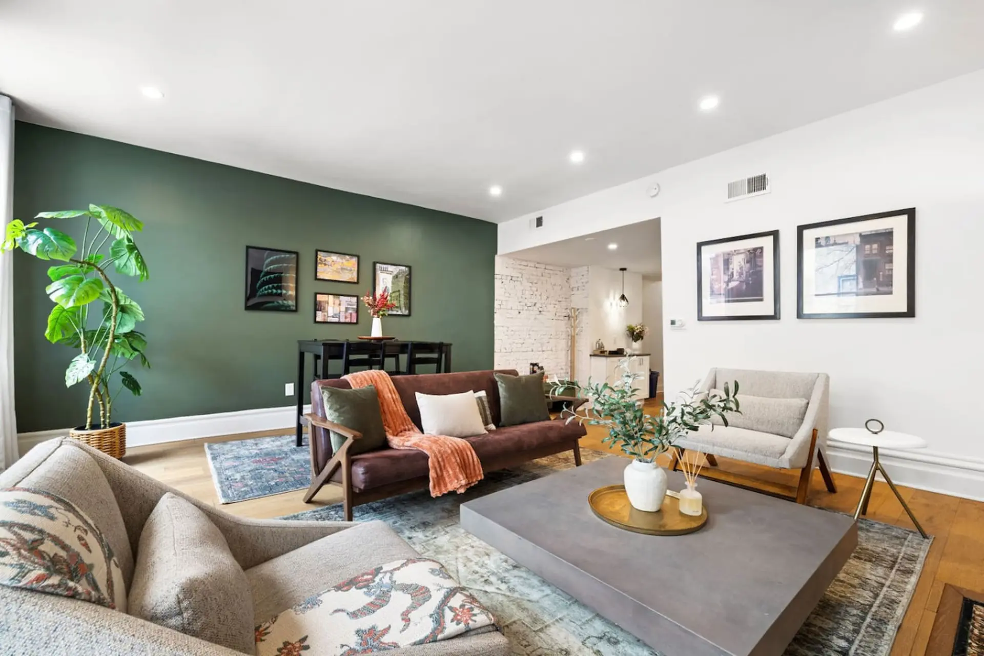 Stylish War Streets Retreat | Stadiums & Dining