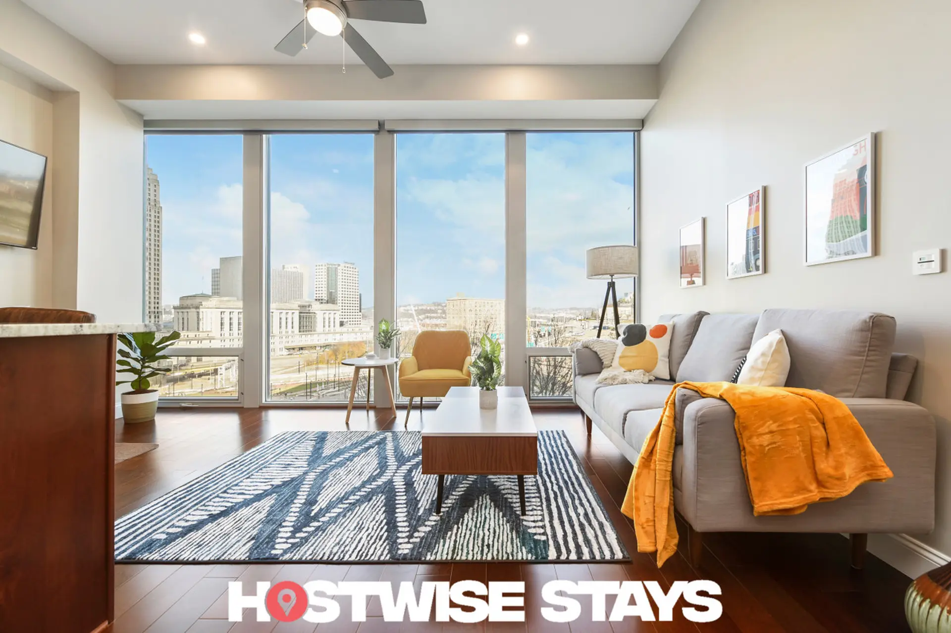 City  Views ★ 24hr Free Gym ★ Close to Everything!