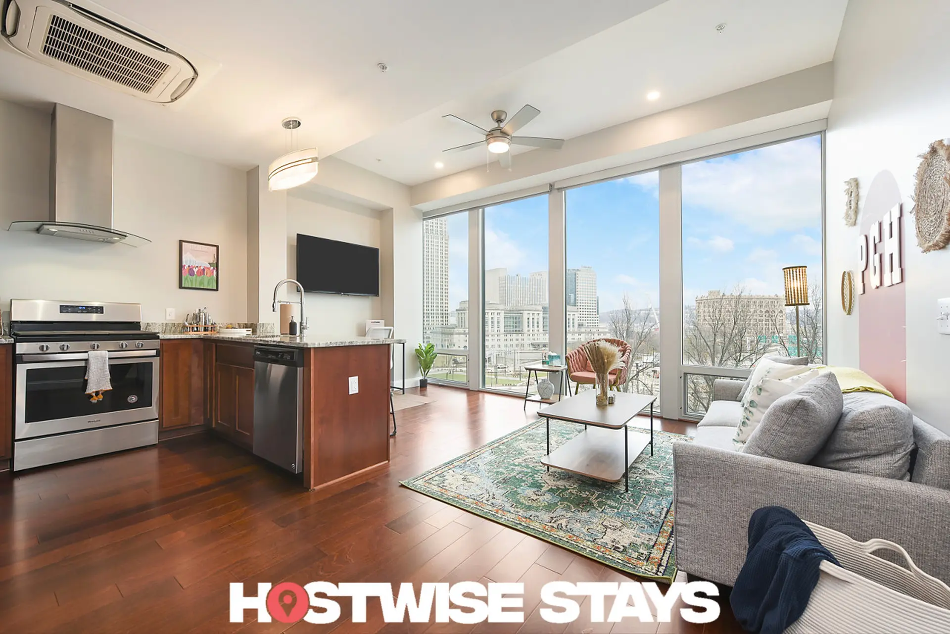 Free Garage Parking!★ Private Gym★ City Views!