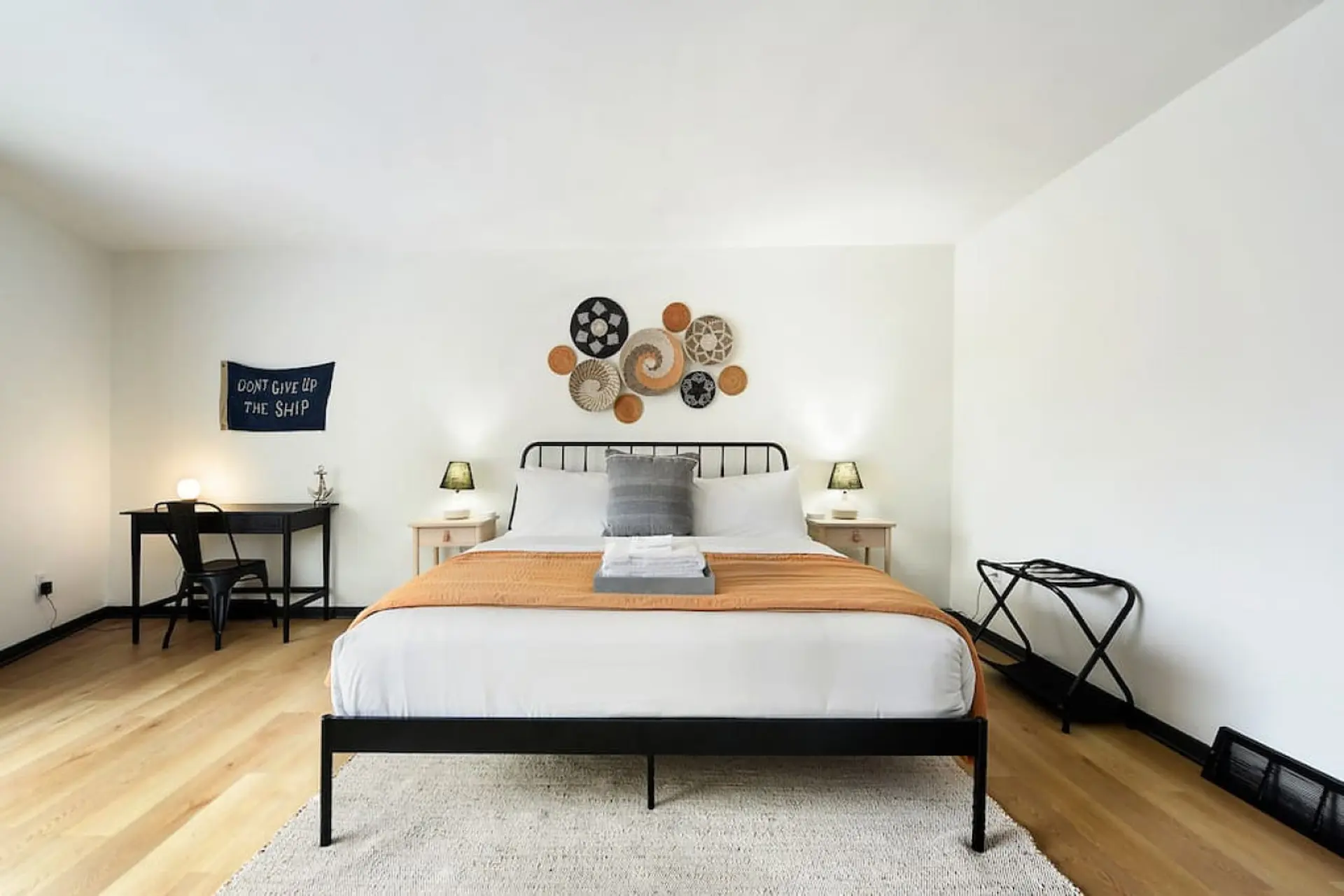 King Bed On Butler Street, Middle of Everything!