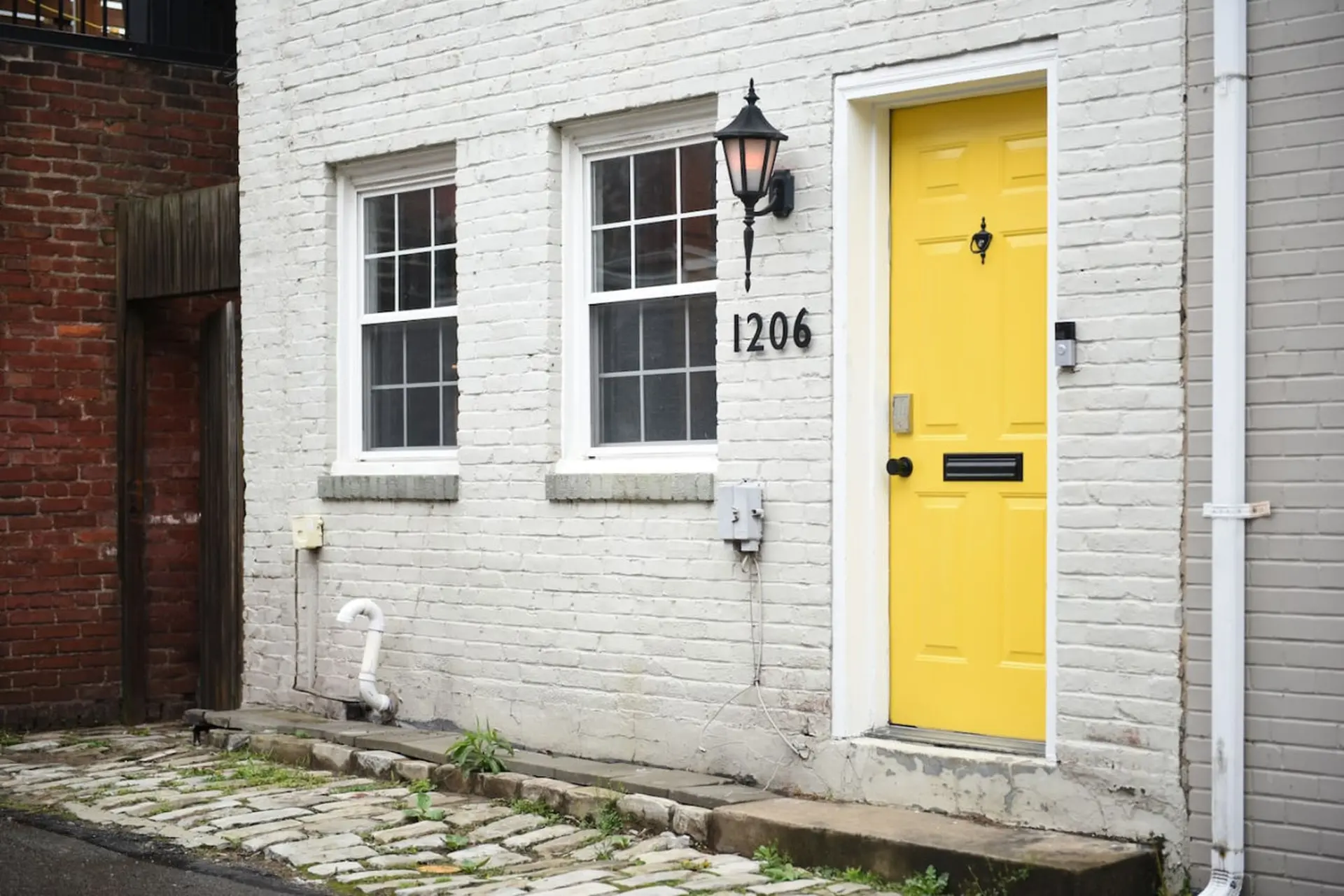 King Bed Carriage House in Mexican War Streets