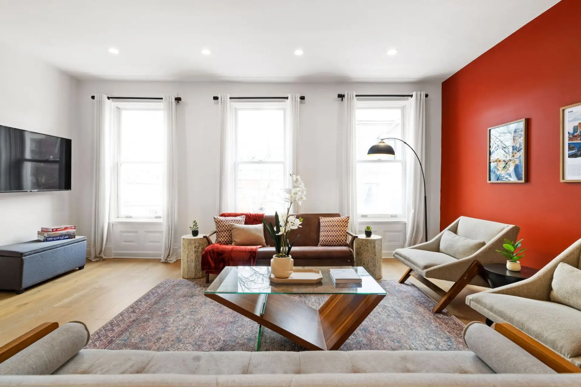Exposed Beams, Modern Vintage War Streets Charmer!