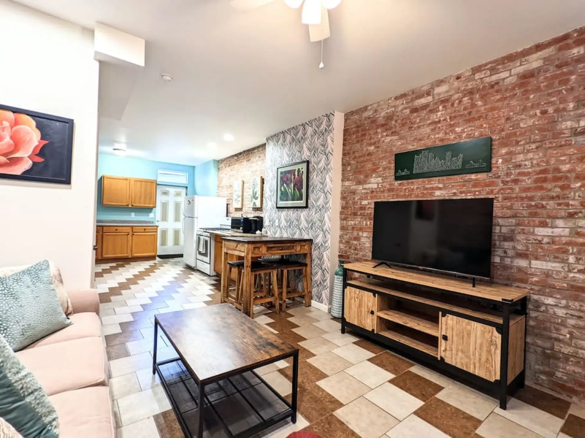 1 Block from Butler St ★ Patio ★ Dog Friendly!