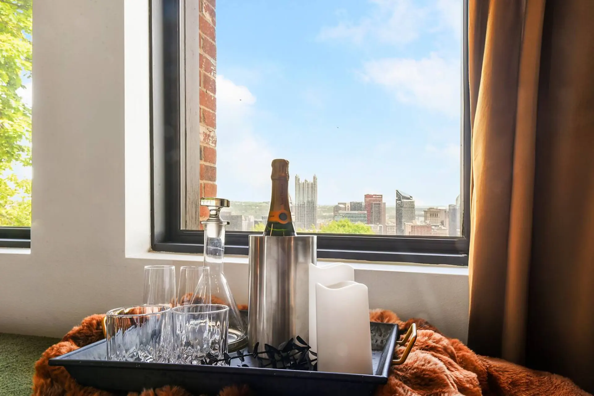 Grandview Studio | Skyline Views | Private Parking
