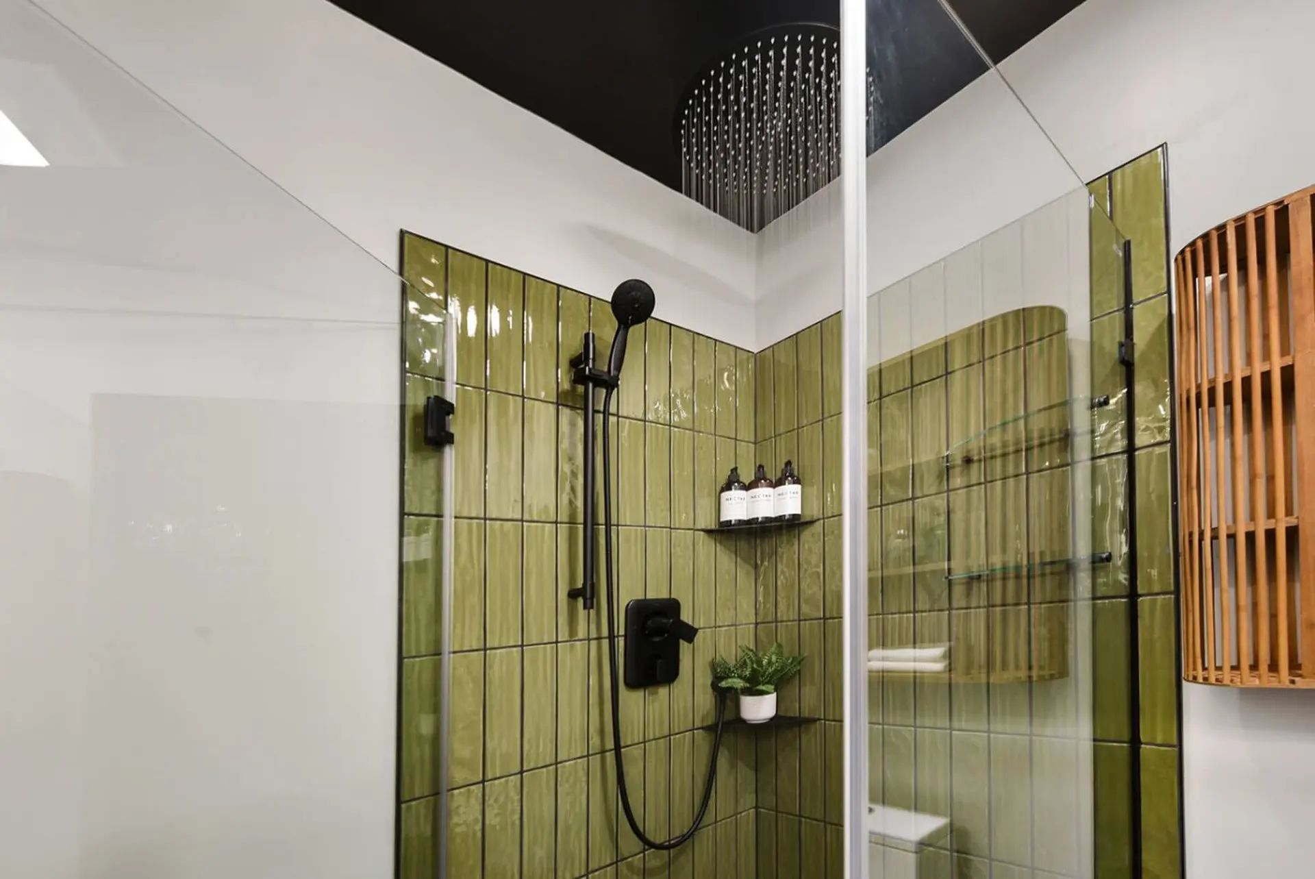 Grandview Studio | Skyline Views | Private Parking