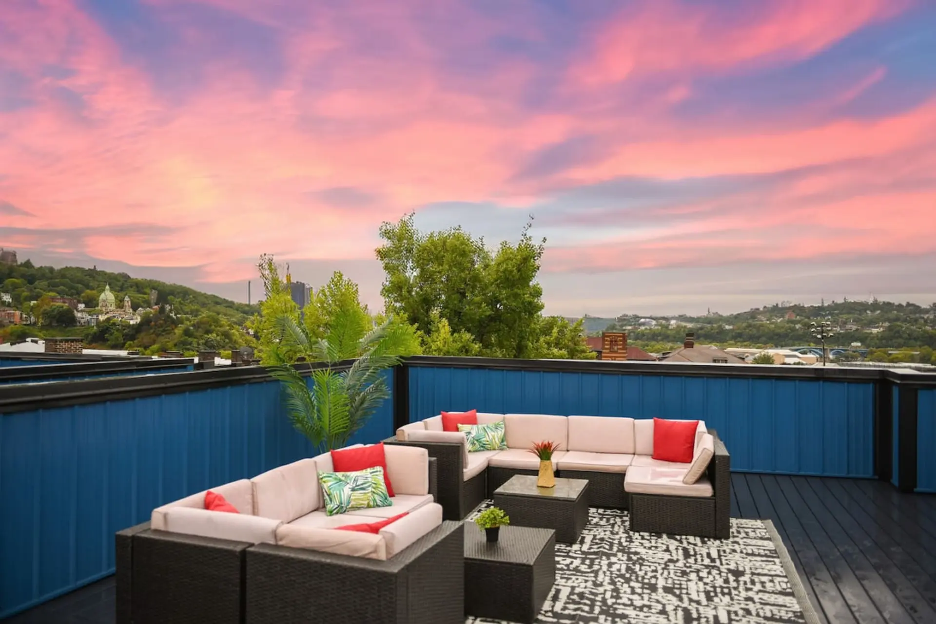 Luxe Kitchen, Rooftop deck, Garage, Kid Friendly!