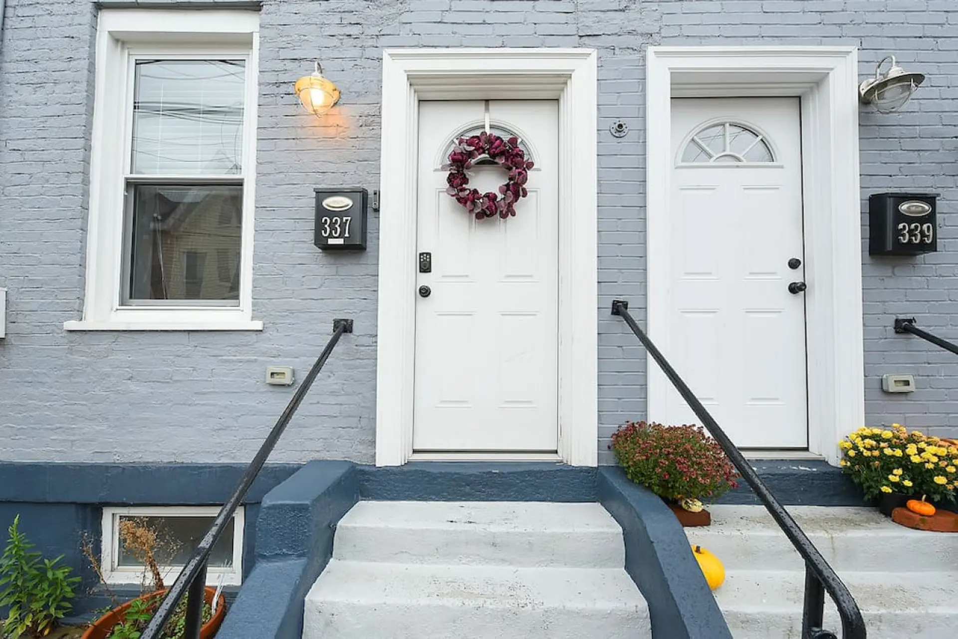 Lawrenceville charmer · sleeps 8, 2 full baths!