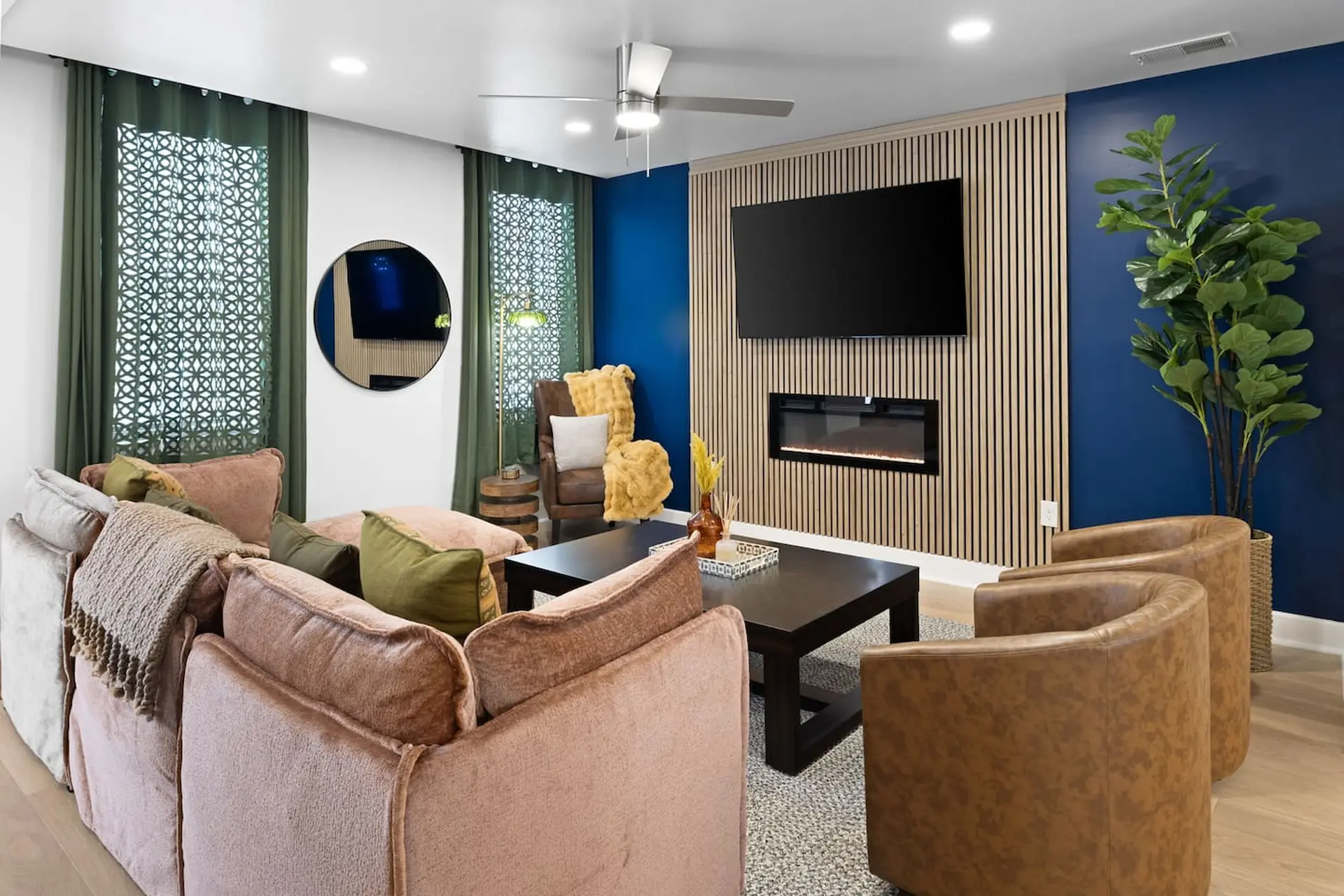 Hot Tub | 5br | Parking | Deck | Amenities Galore!