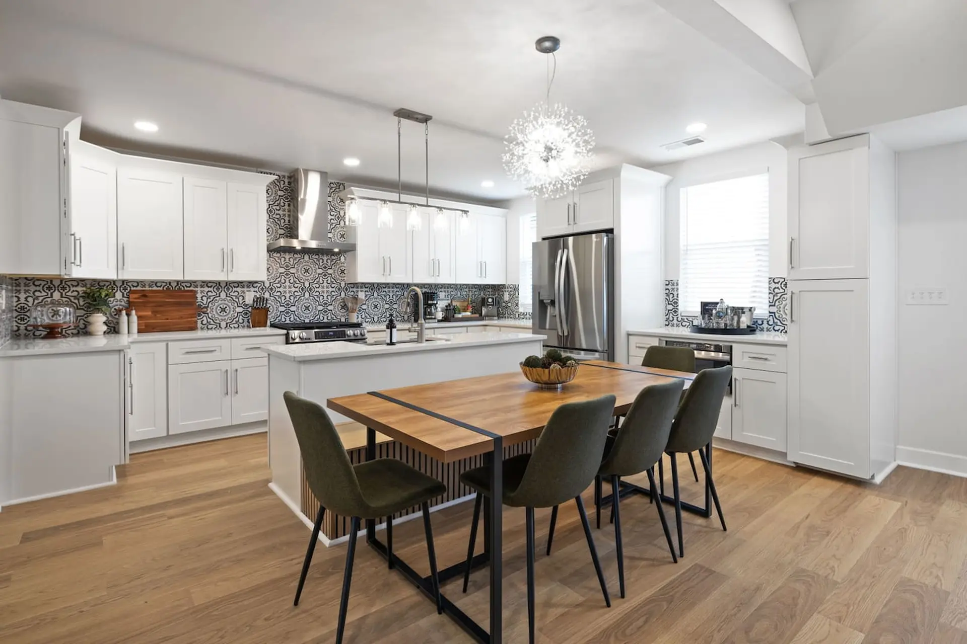 Hot Tub | 5br | Parking | Deck | Amenities Galore!