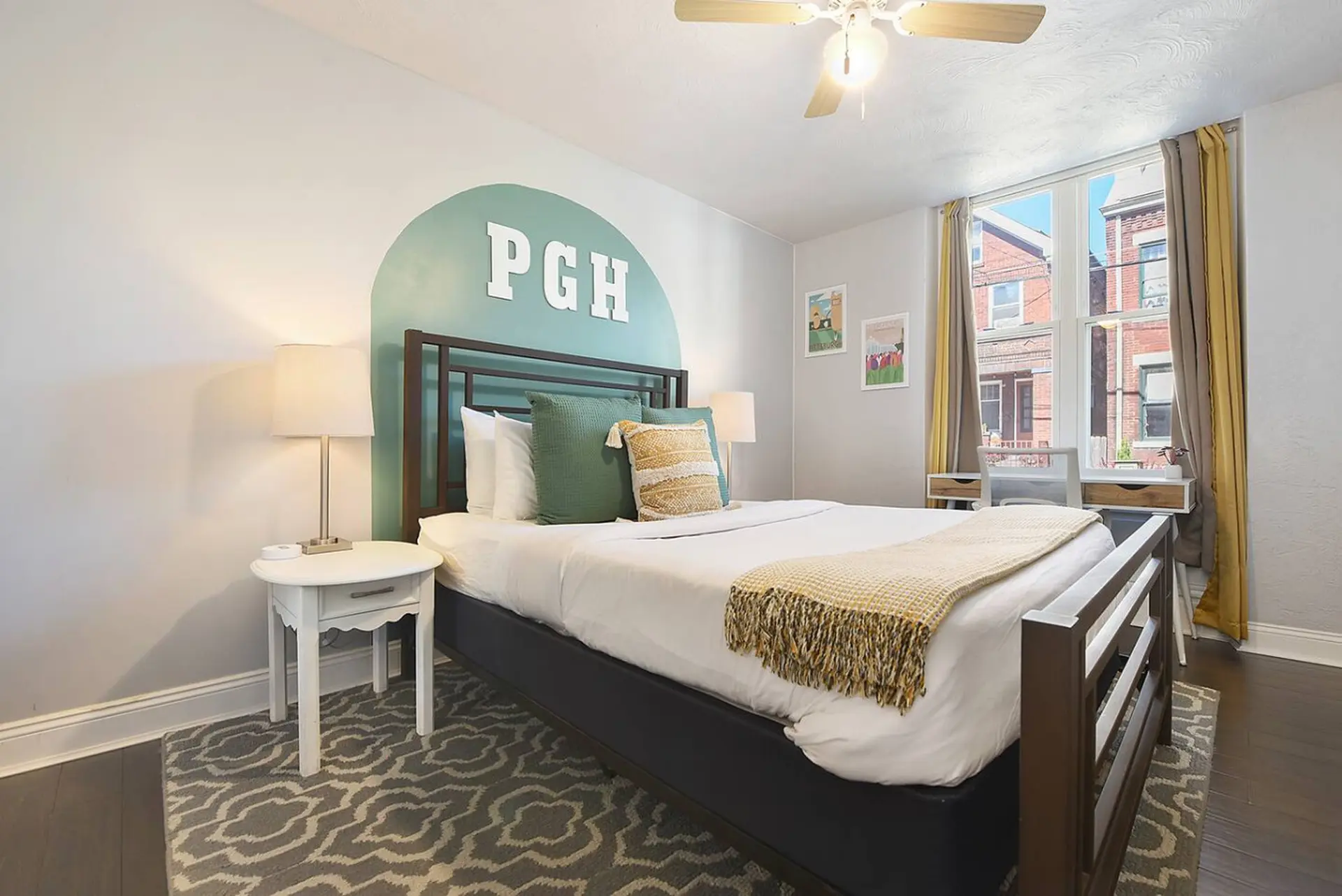 Near Hospitals + Great Food, w/ Off-Street Parking