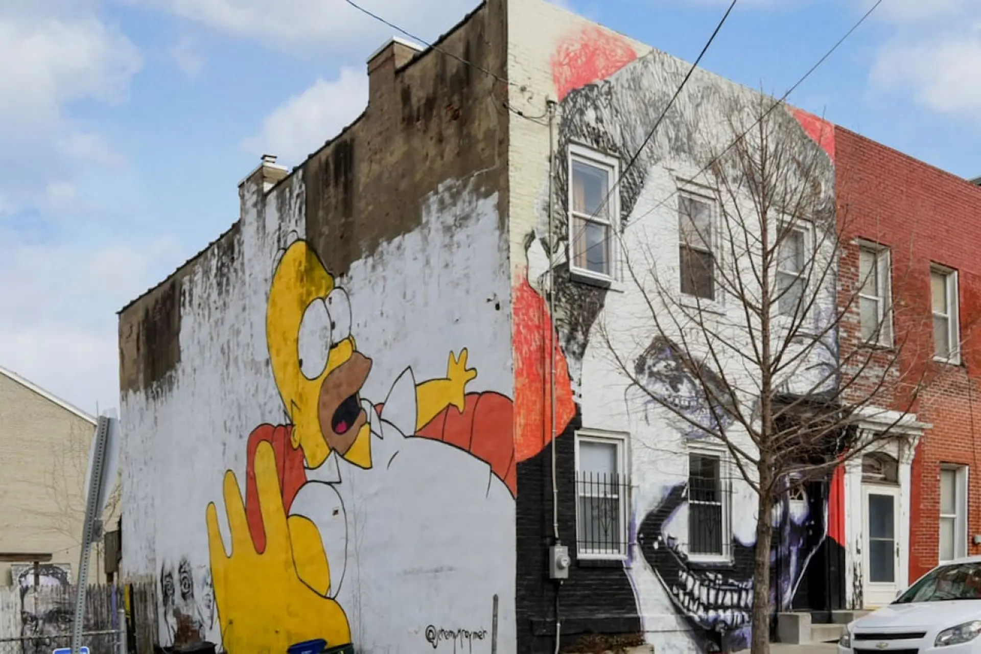 ★Famous Street Art ★ Off-Street Parking ★ Artist's Home