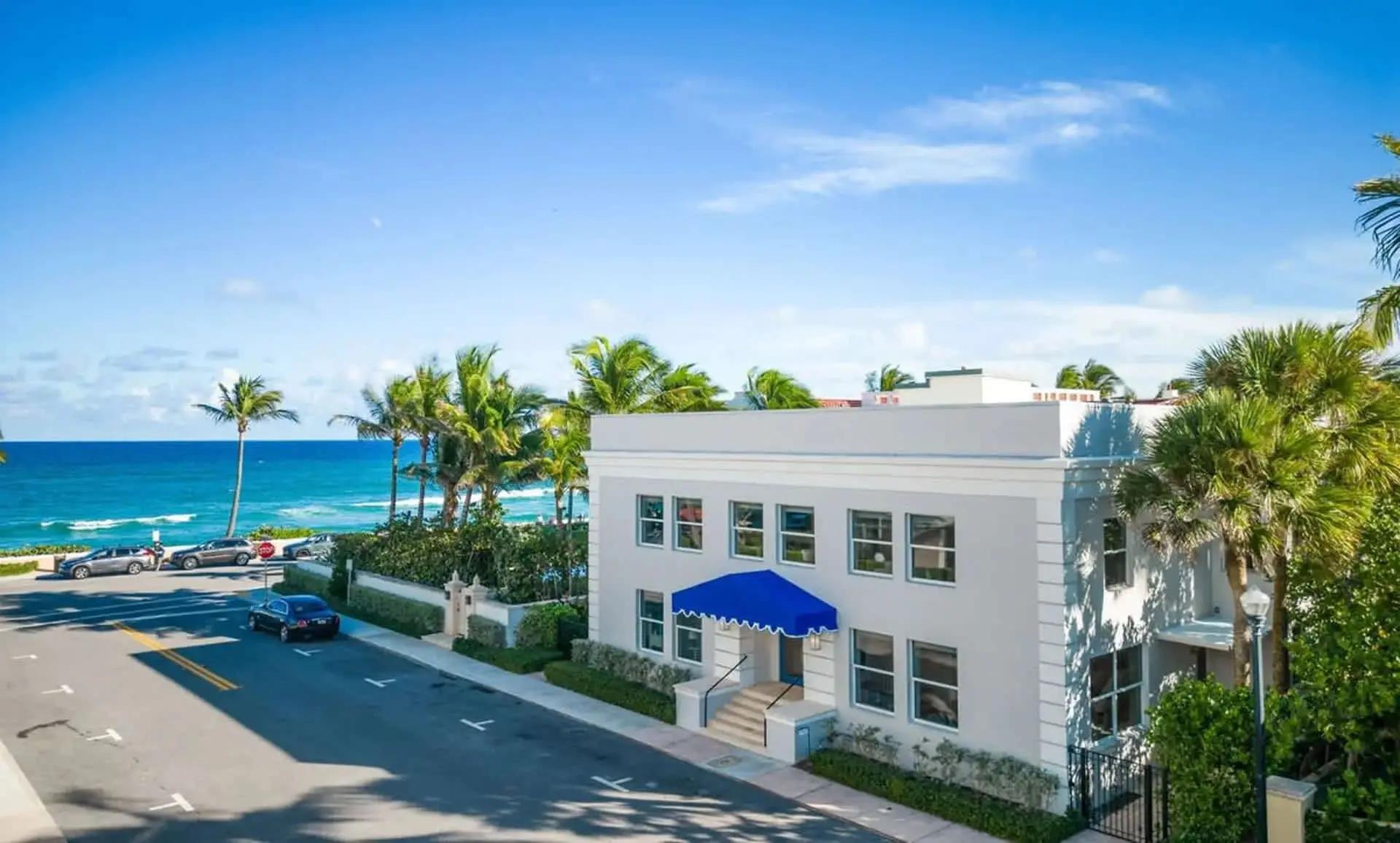Palm Beachfront Luxury Condo - Nautical