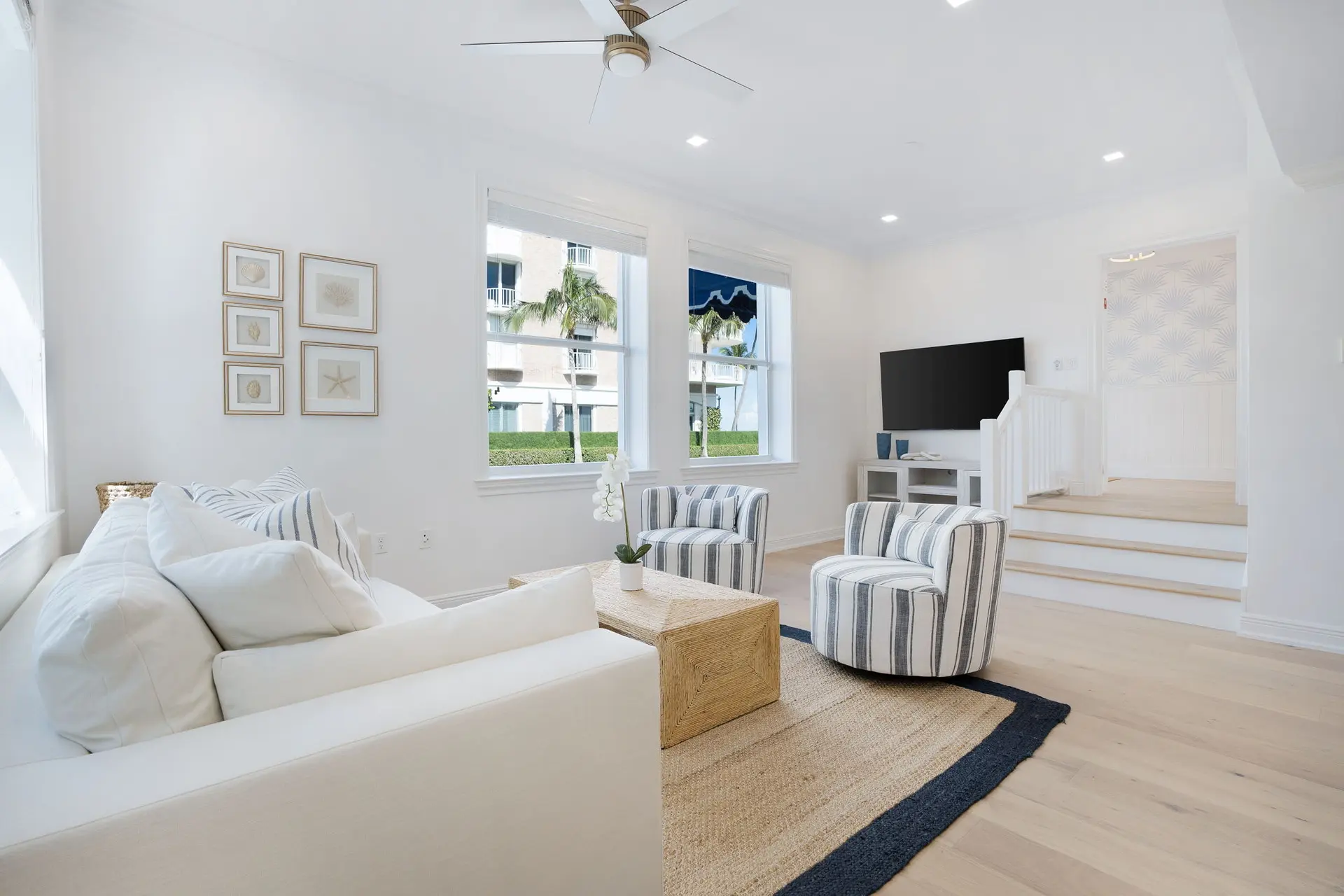 Palm Beachfront Luxury Condo - Nautical