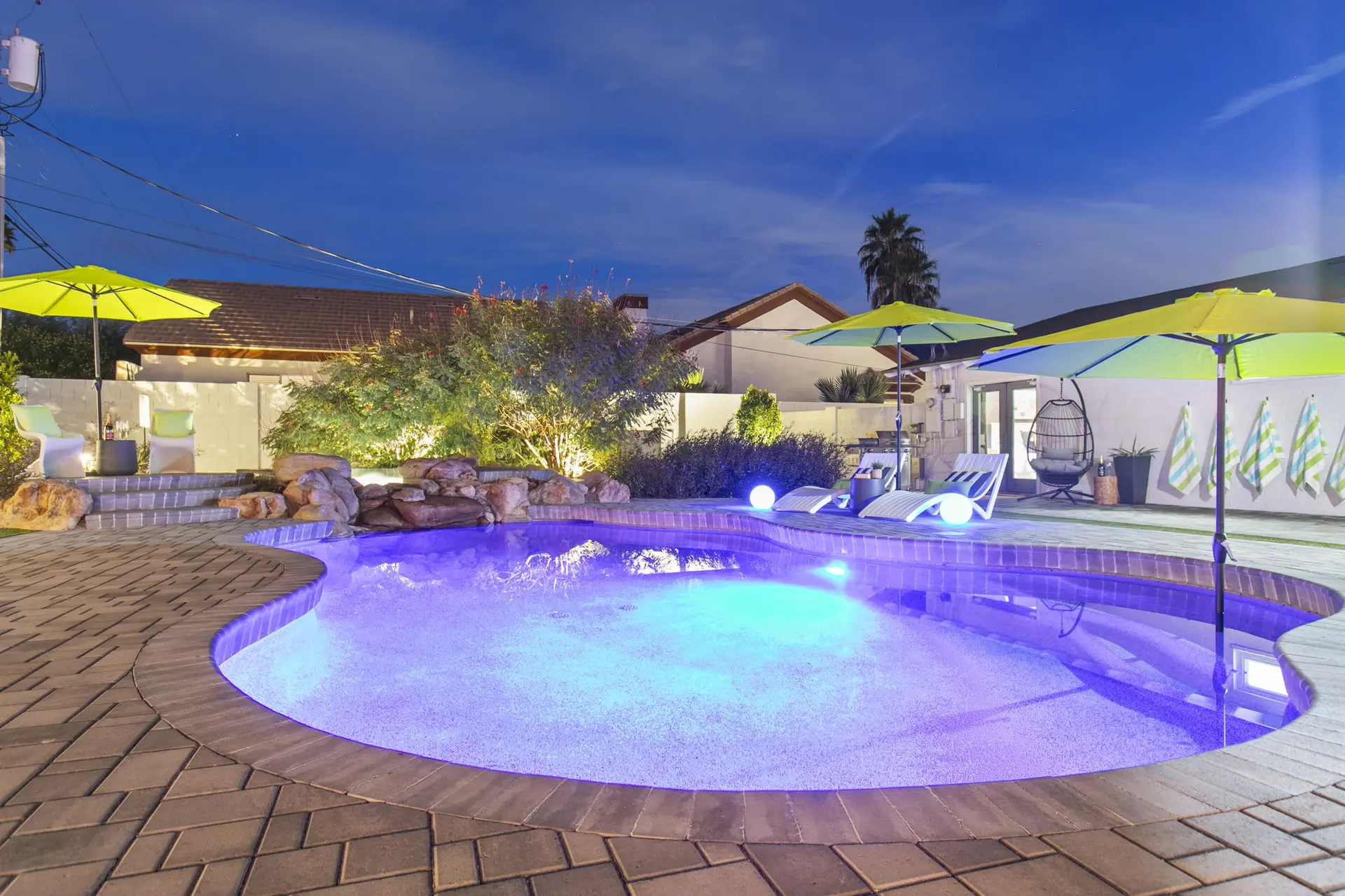 Location! Serenity Oasis! Heated Pool/Spa + Golf