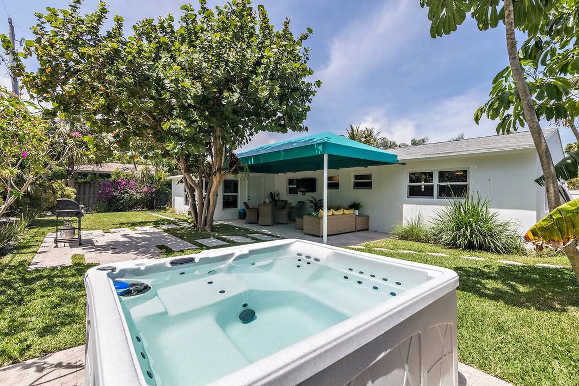 New! Pink Lilly - Hot Tub - Awesome Location!