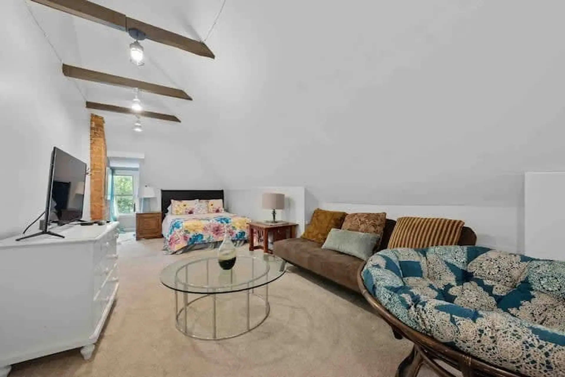 The Village Townhouse - 3 Bedrooms w/ extra beds