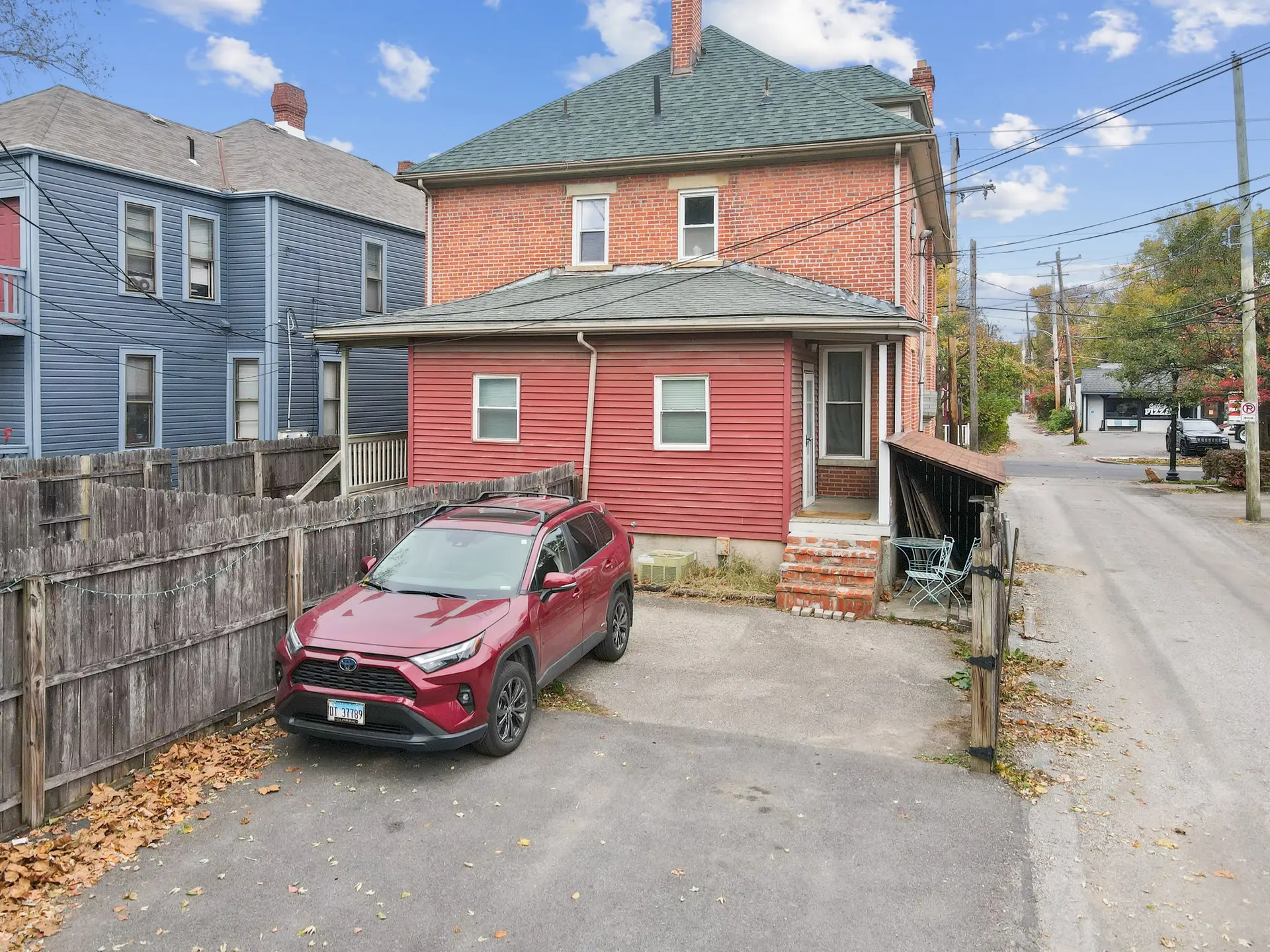The Village Townhouse - 3 Bedrooms w/ extra beds