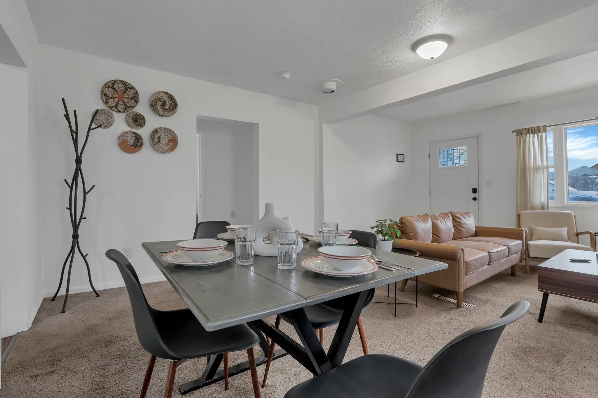 Housepitality - The Southside Ranch