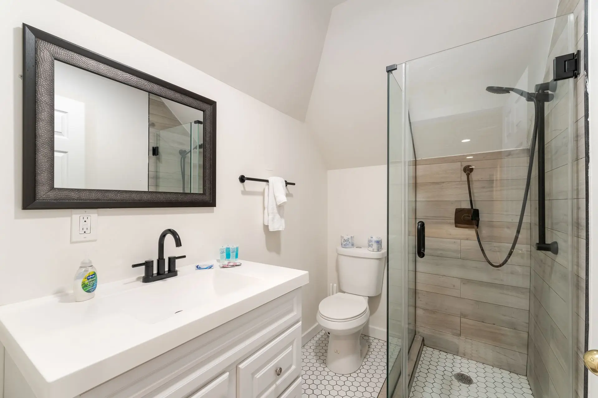 Madison House- Updated 4 BR 2.5 BA