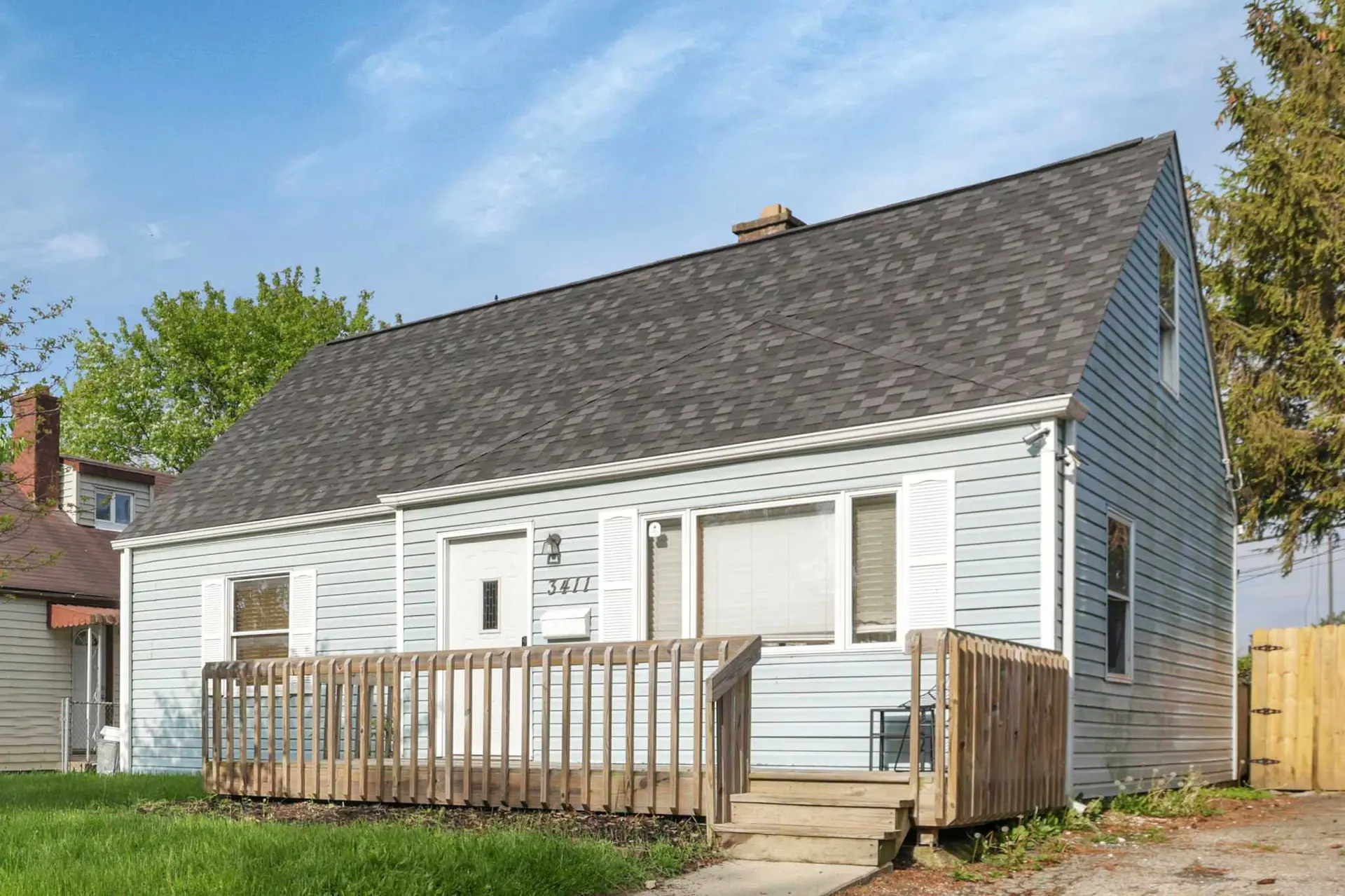 3 Bedroom 2 Bathroom + Fenced yard