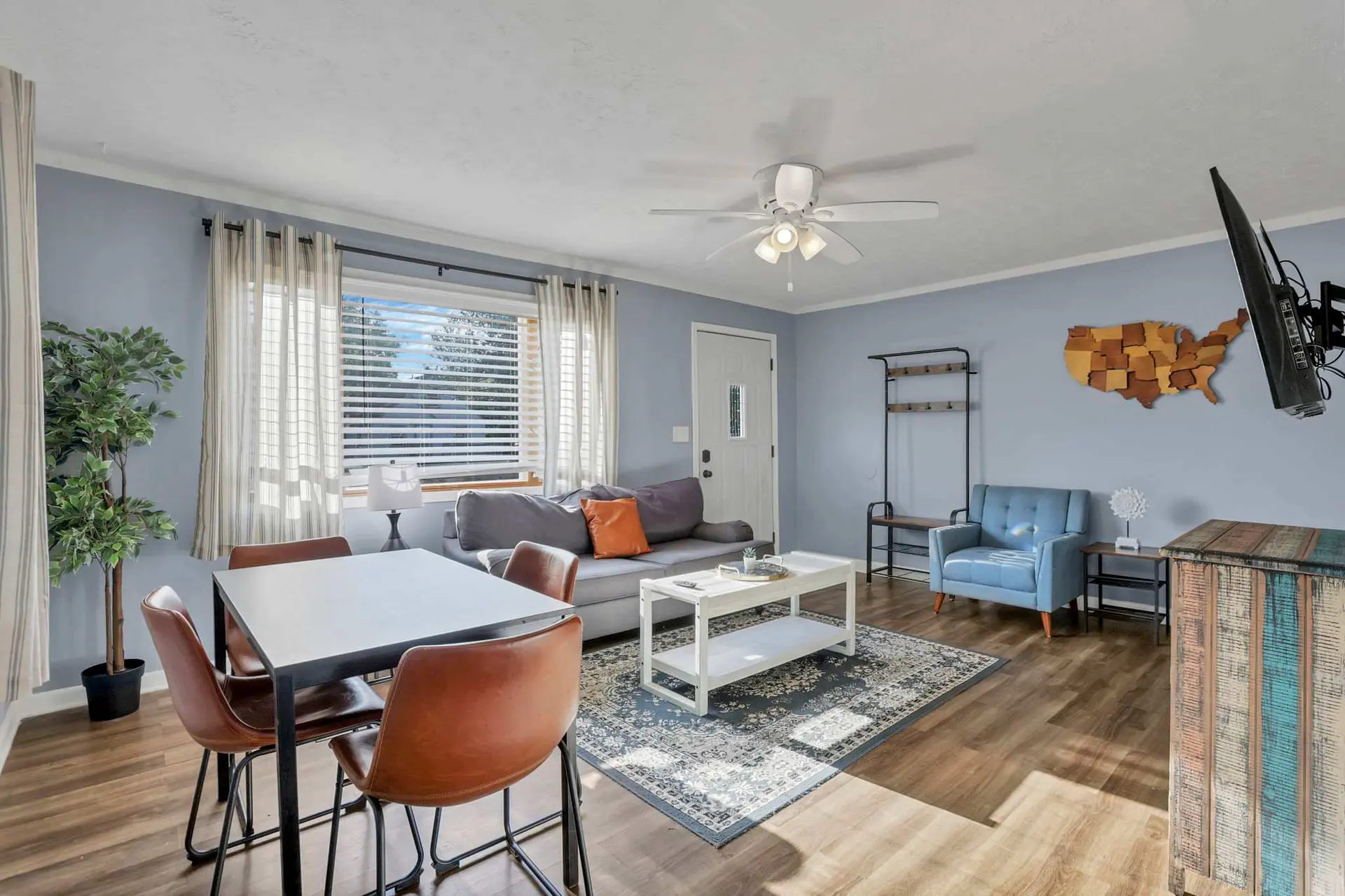 3 Bedroom 2 Bathroom + Fenced yard