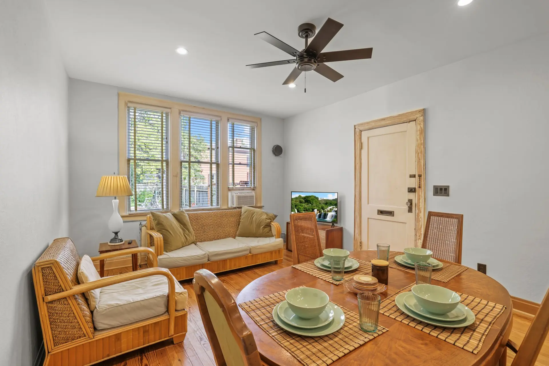 Spacious Historic 8-Bedroom Manor in Short North -