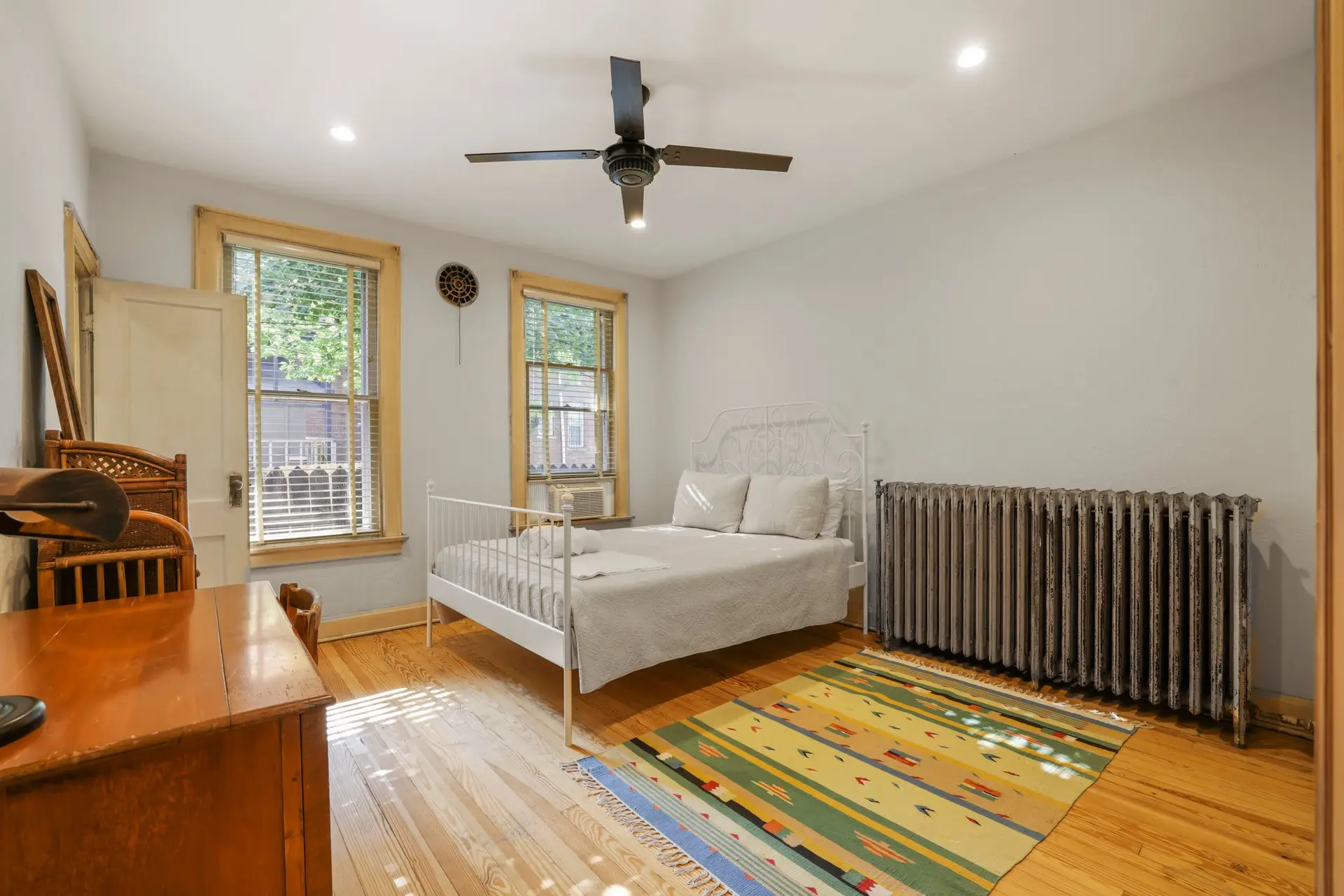 Spacious Historic 8-Bedroom Manor in Short North -