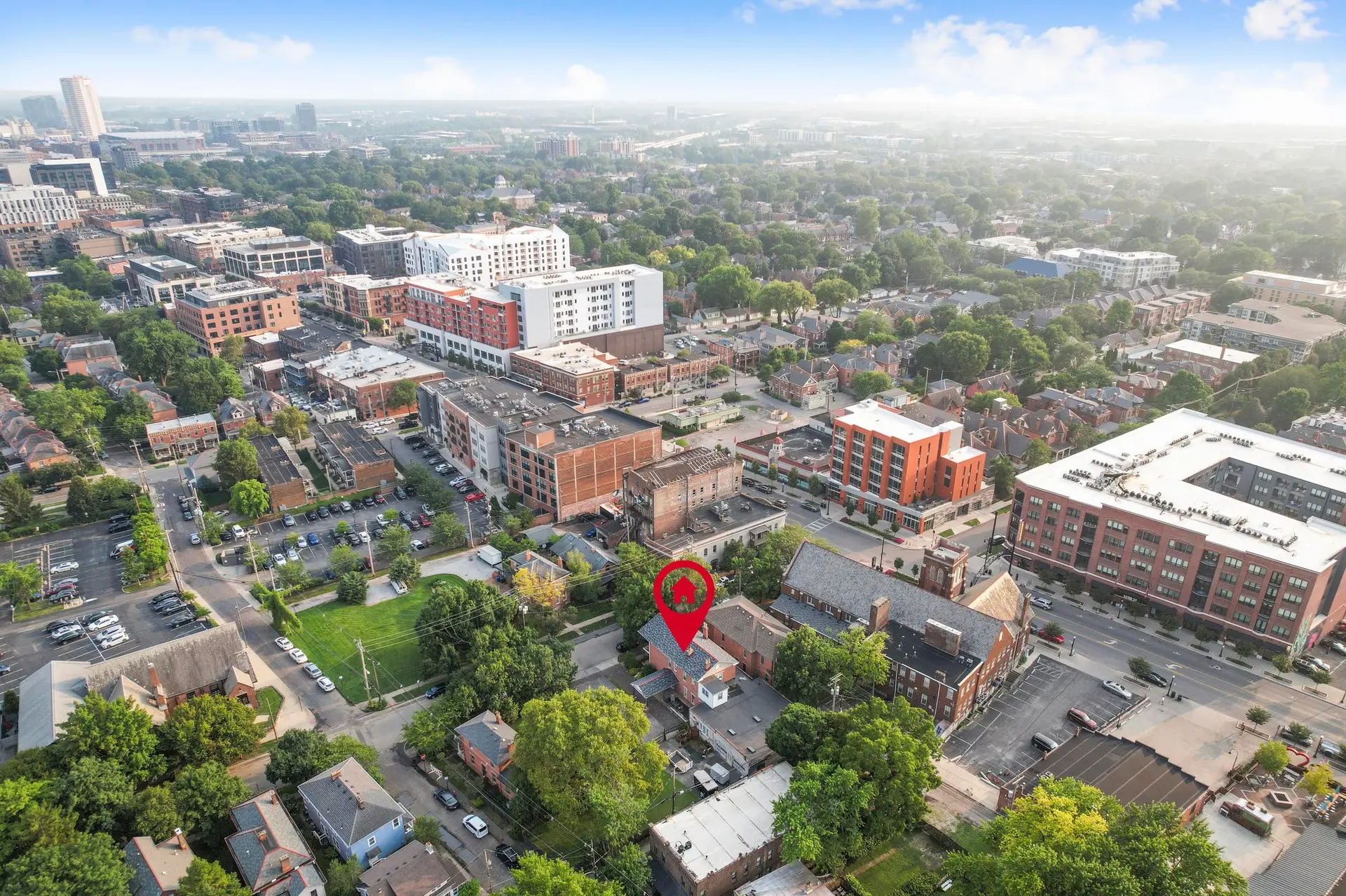 Spacious Historic 8-Bedroom Manor in Short North -