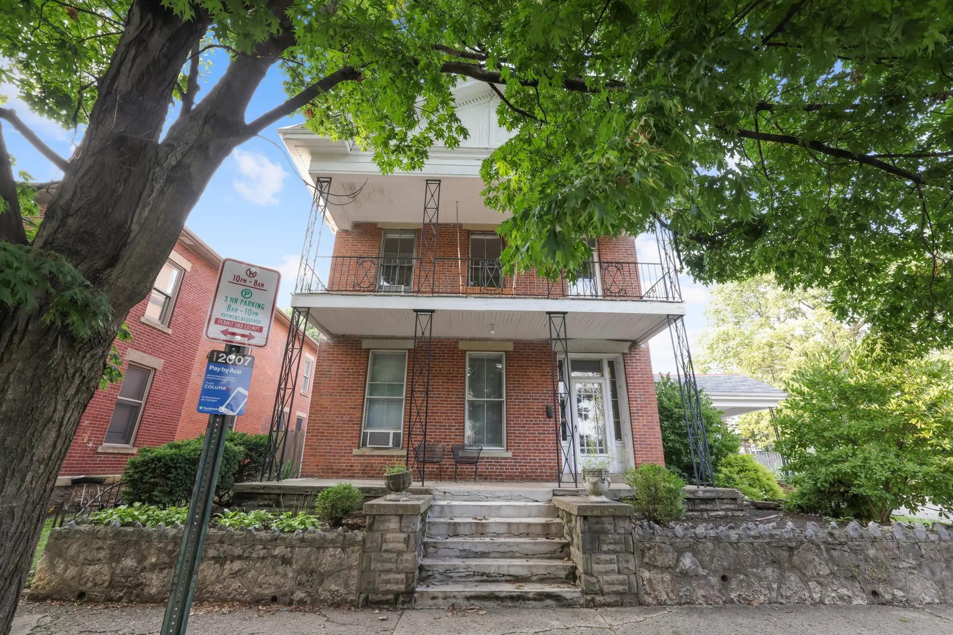 Spacious Historic 8-Bedroom Manor in Short North -