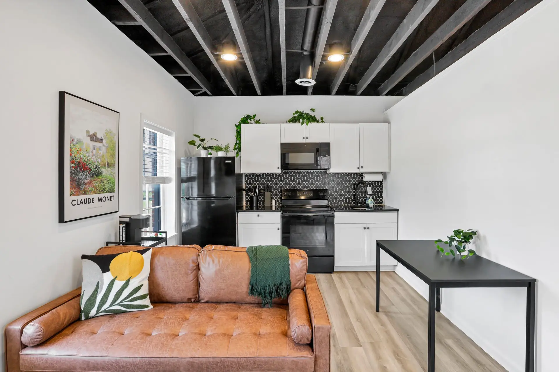 Housepitality - The City View Suite
