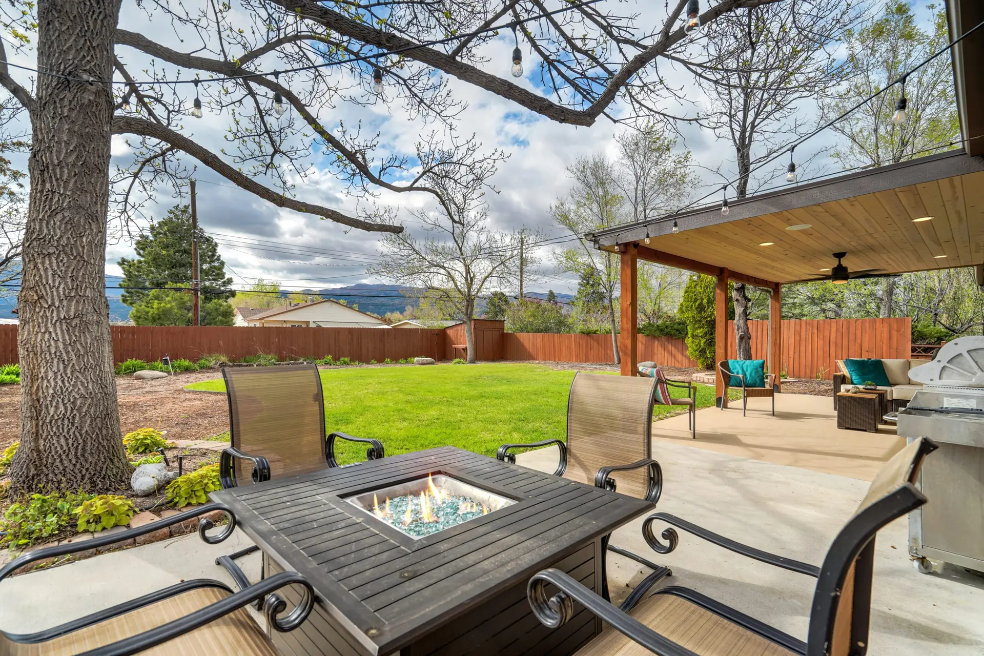 Peak View Palace | Garden of the Gods, Patio W/BBQ